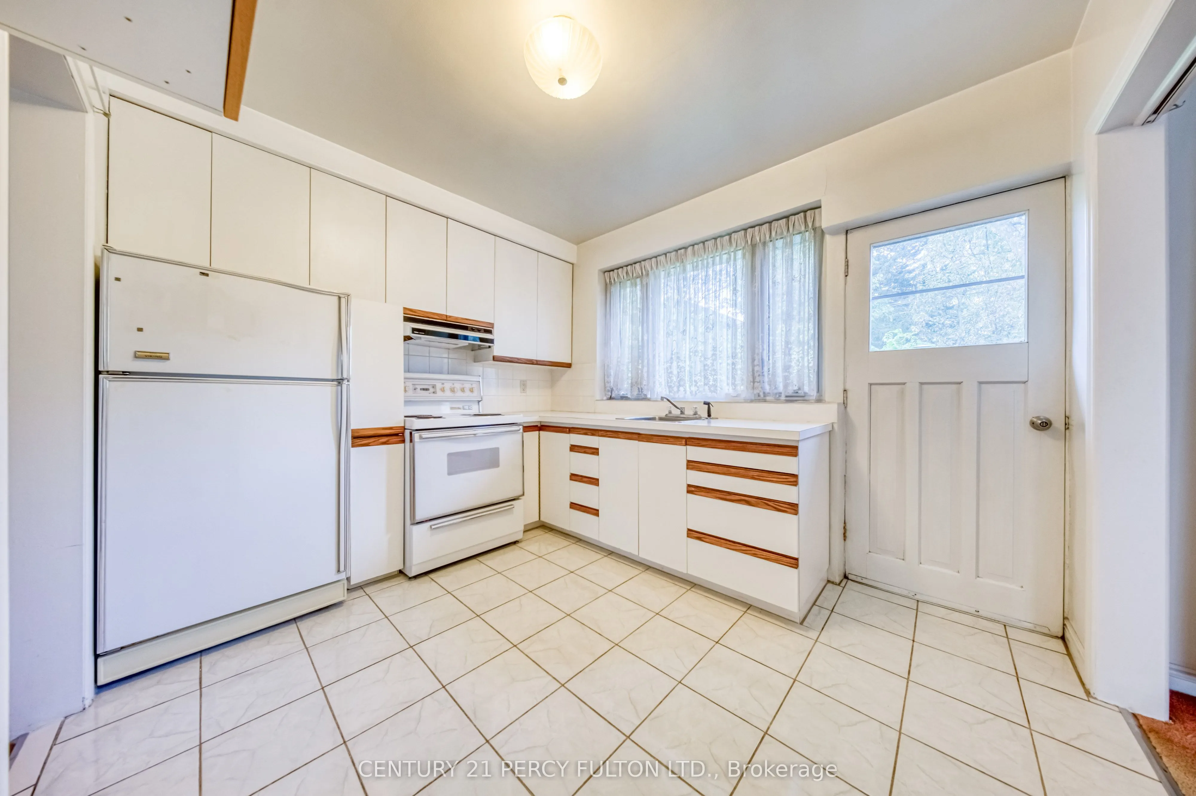 73 Berkinshaw Crescent