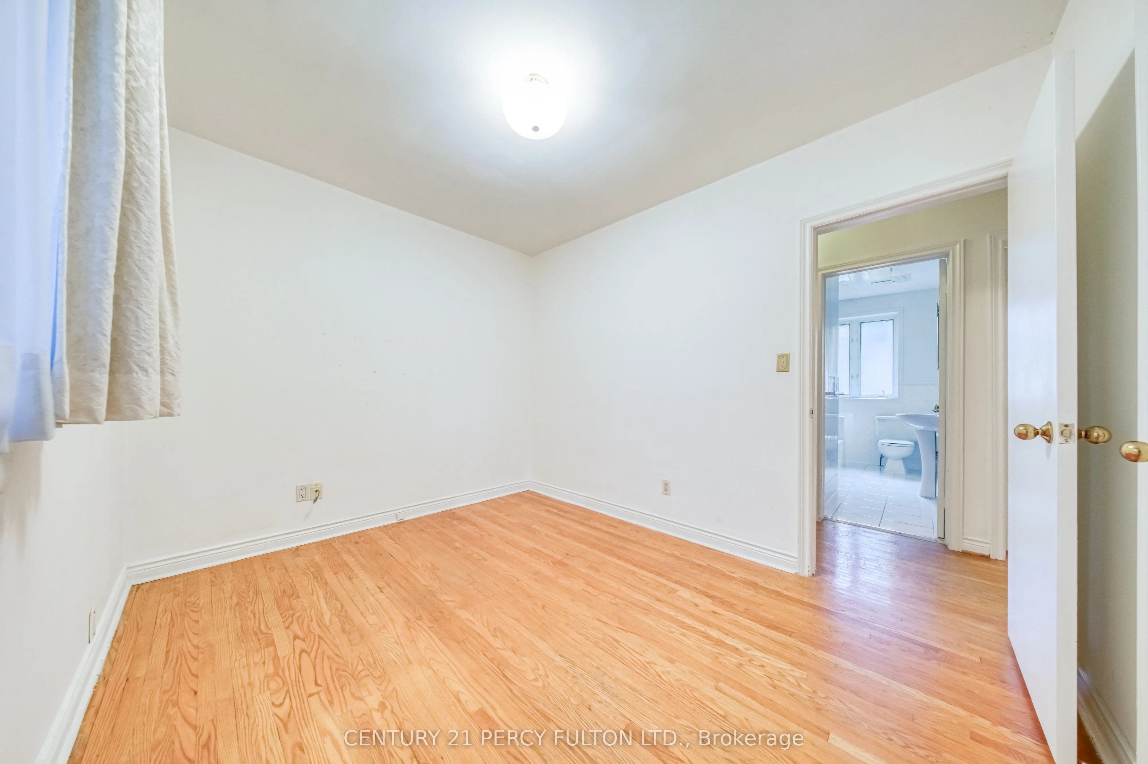 73 Berkinshaw Crescent