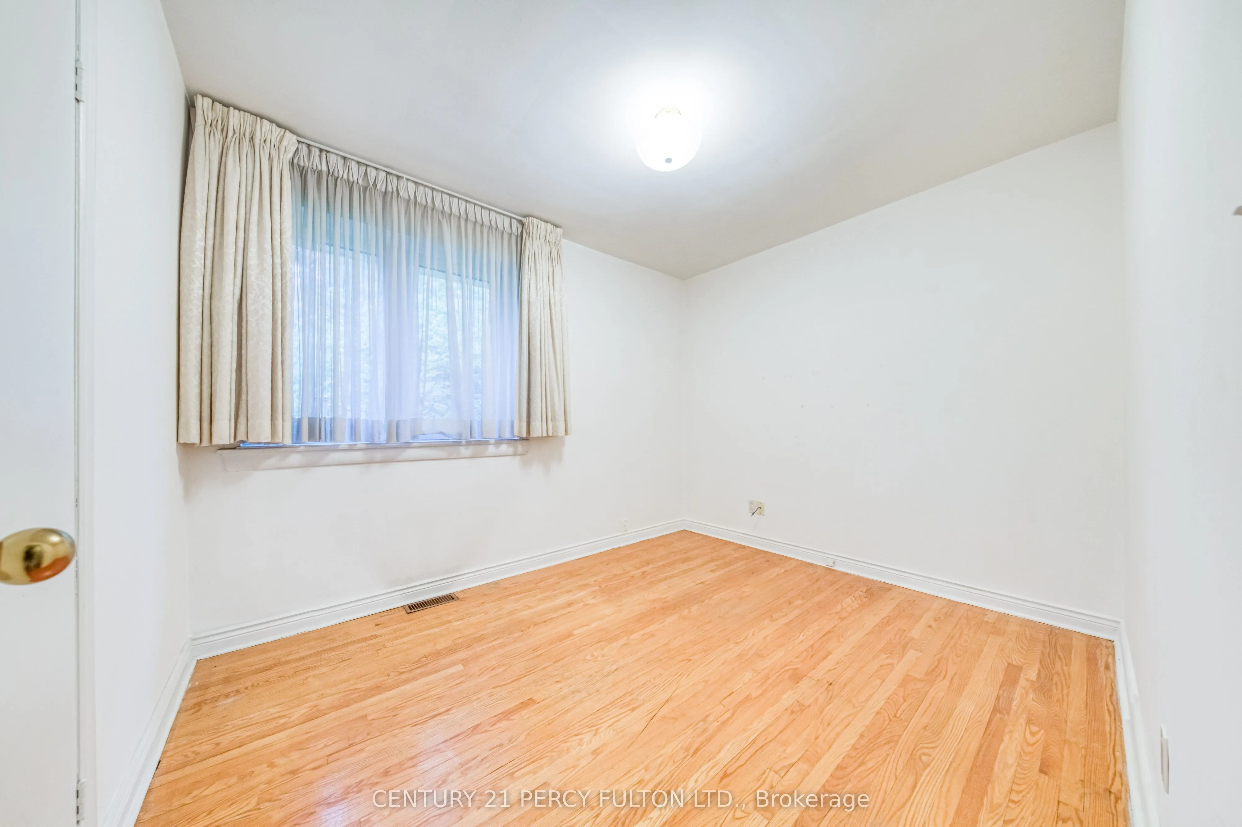 73 Berkinshaw Crescent
