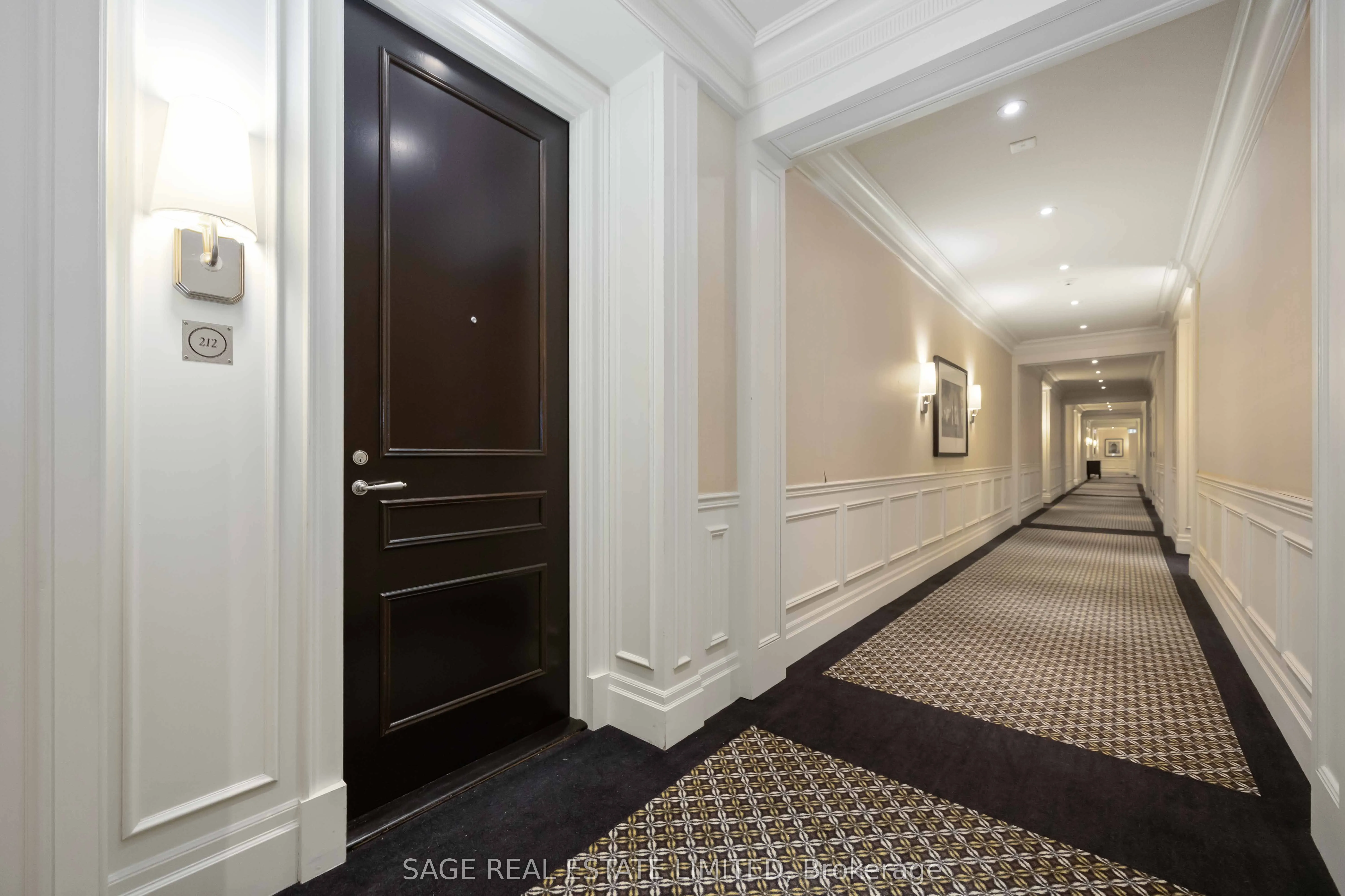 20 Burkebrook Place, #212