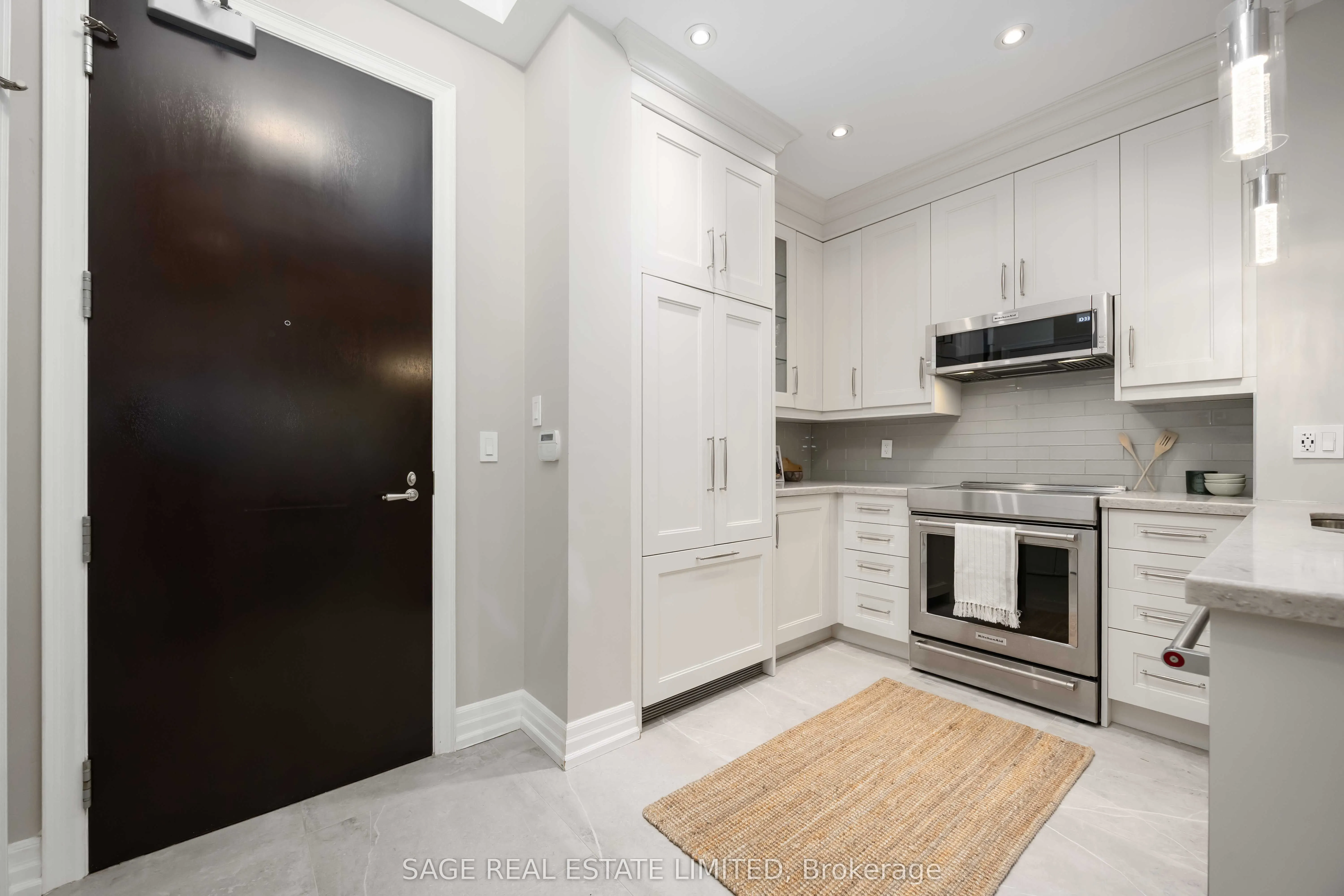 20 Burkebrook Place, #212