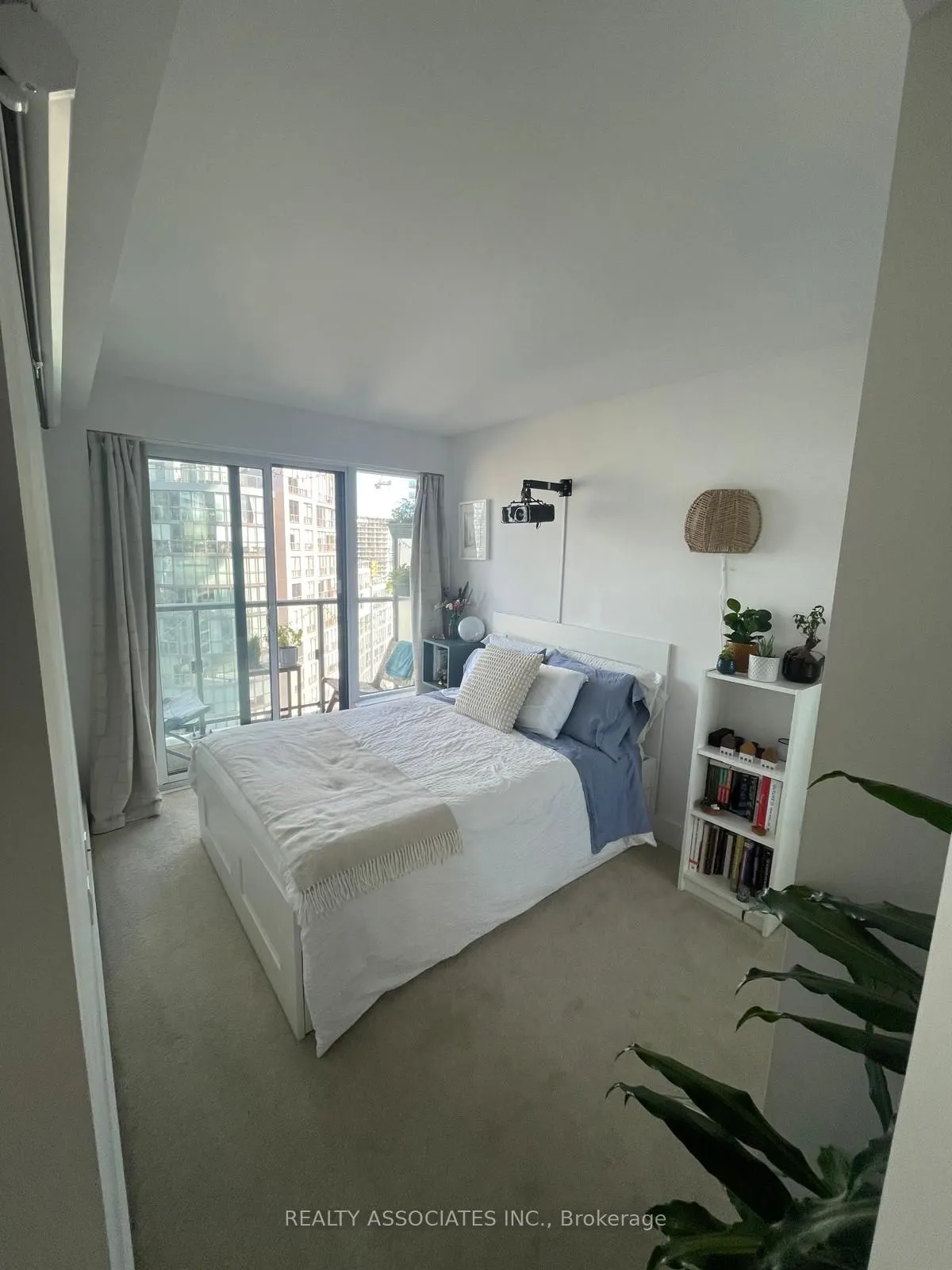 955 Bay Street, #2416