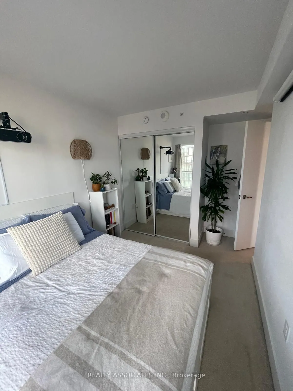 955 Bay Street, #2416