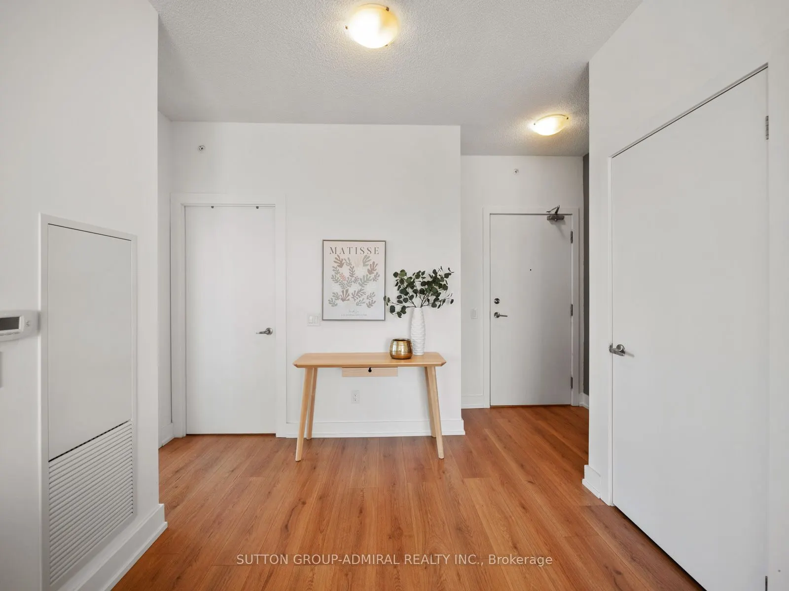 128 Fairview Mall Drive, #1005