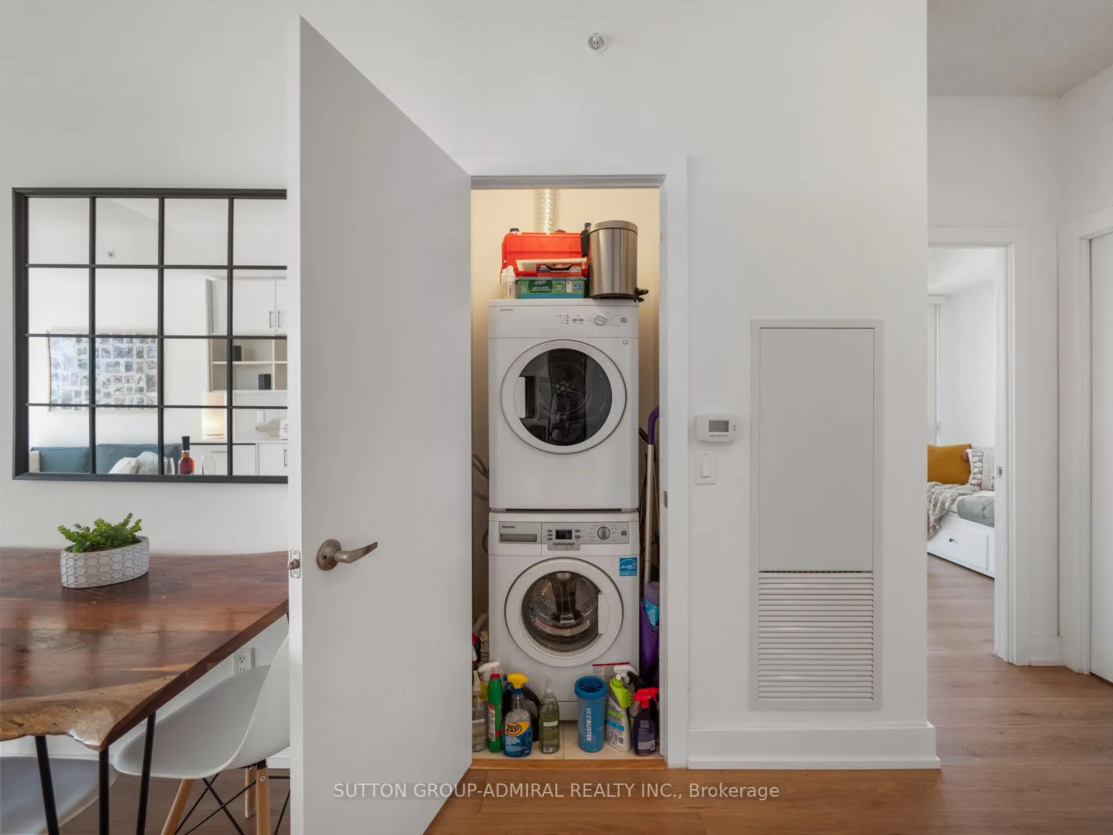128 Fairview Mall Drive, #1005
