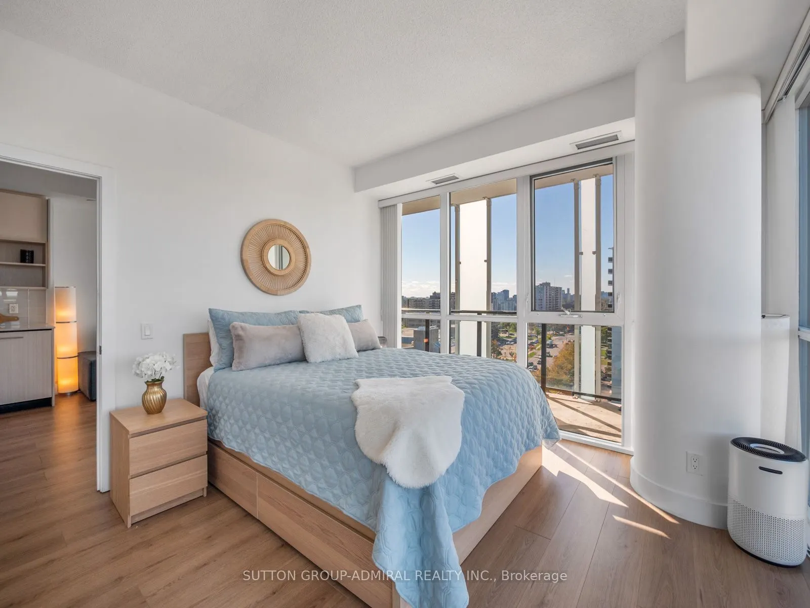 128 Fairview Mall Drive, #1005
