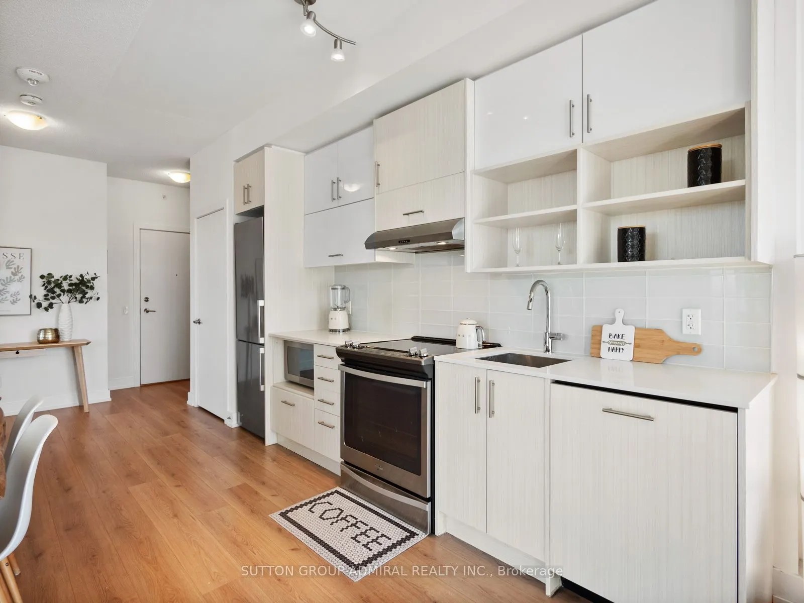 128 Fairview Mall Drive, #1005