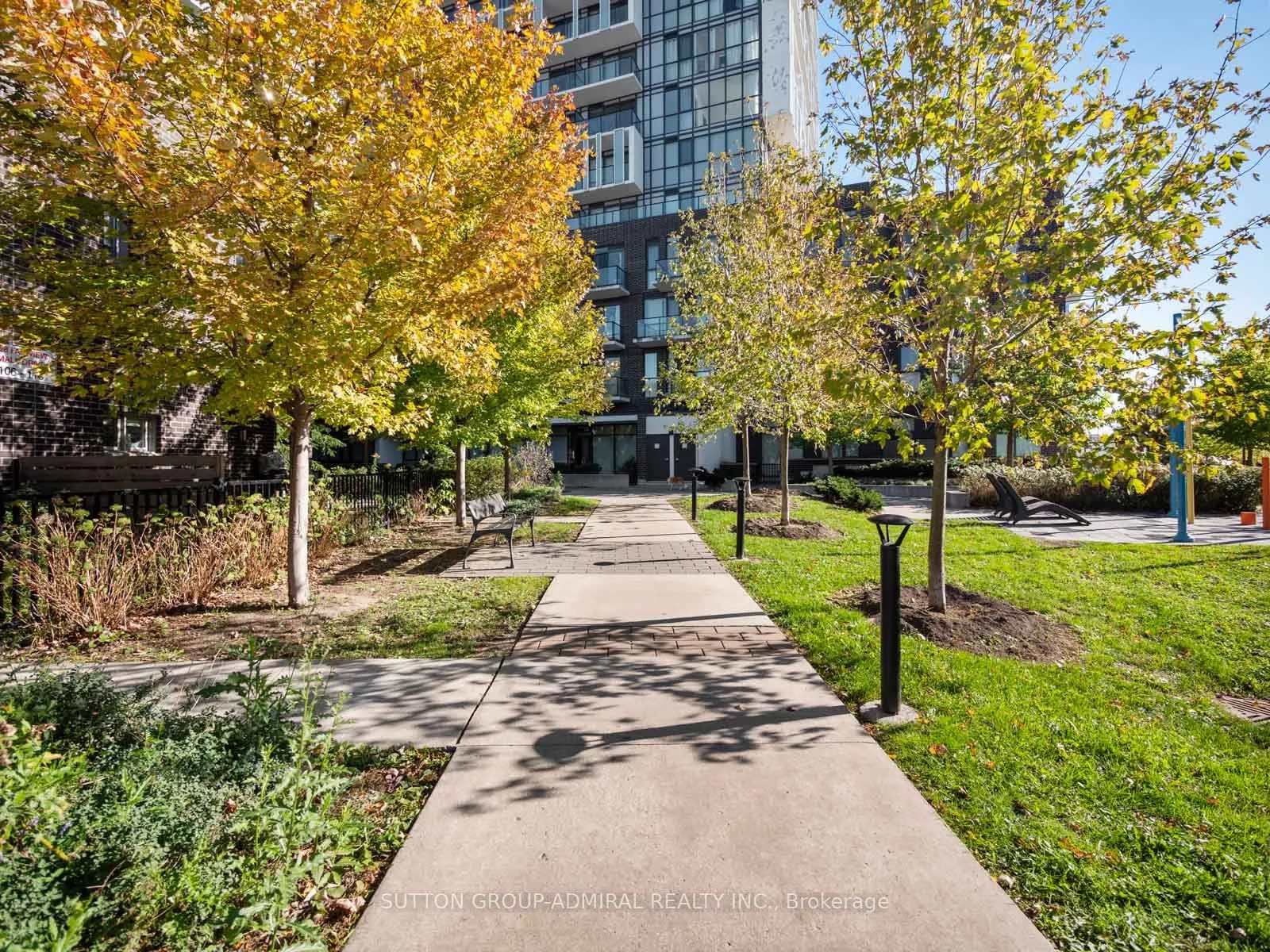 128 Fairview Mall Drive, #1005