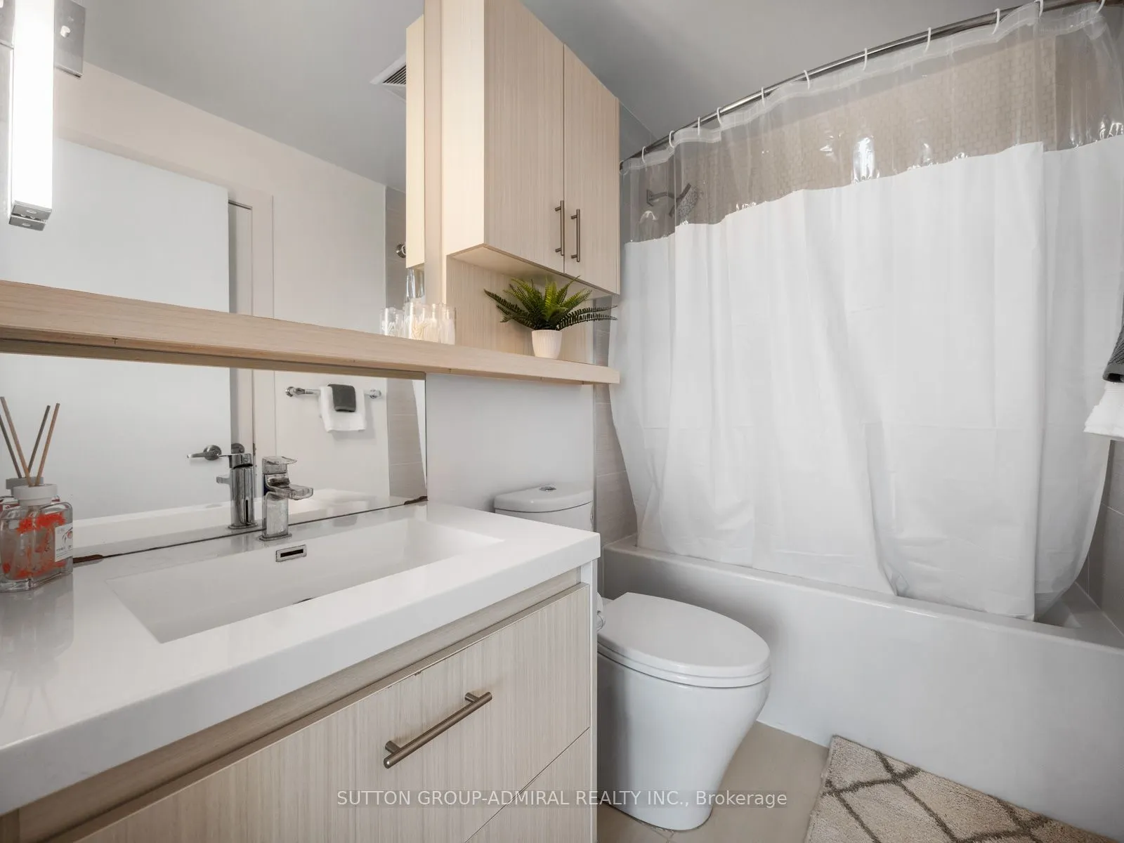 128 Fairview Mall Drive, #1005