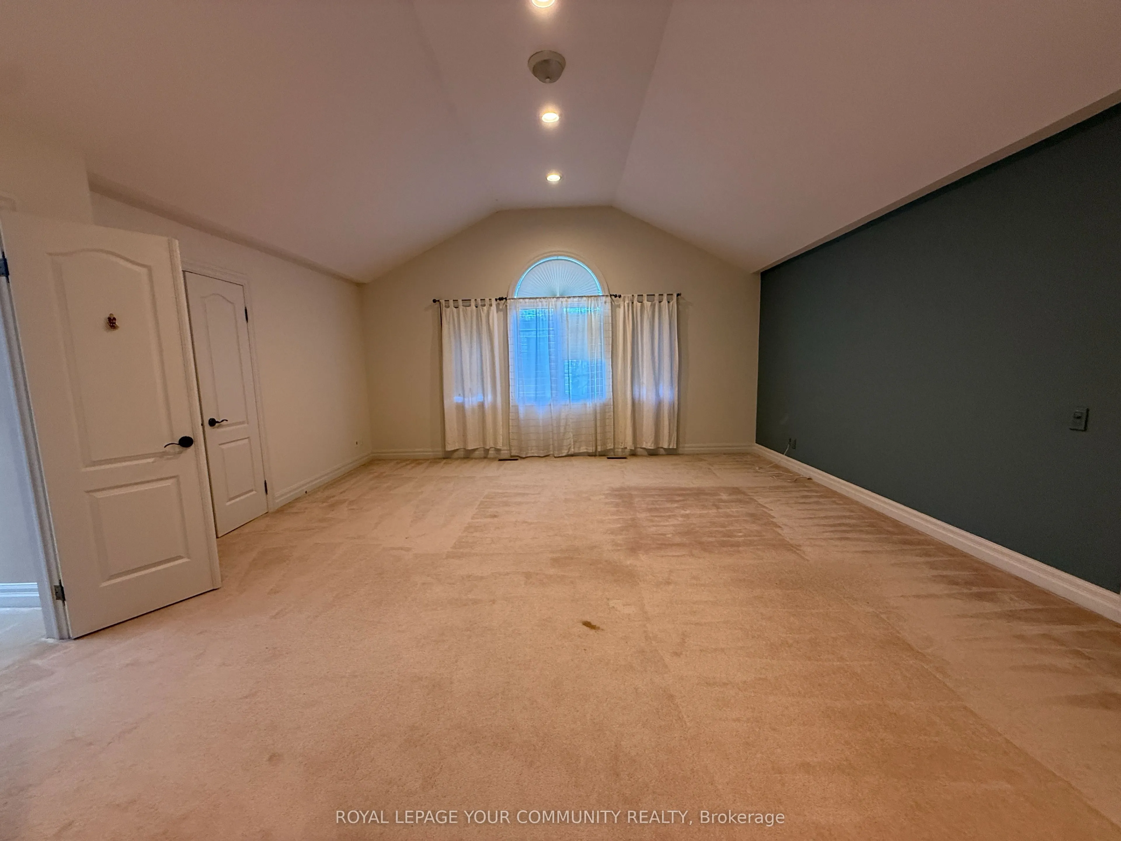 238 Horsham (MAIN FLOOR AND 2ND FLOOR) Avenue
