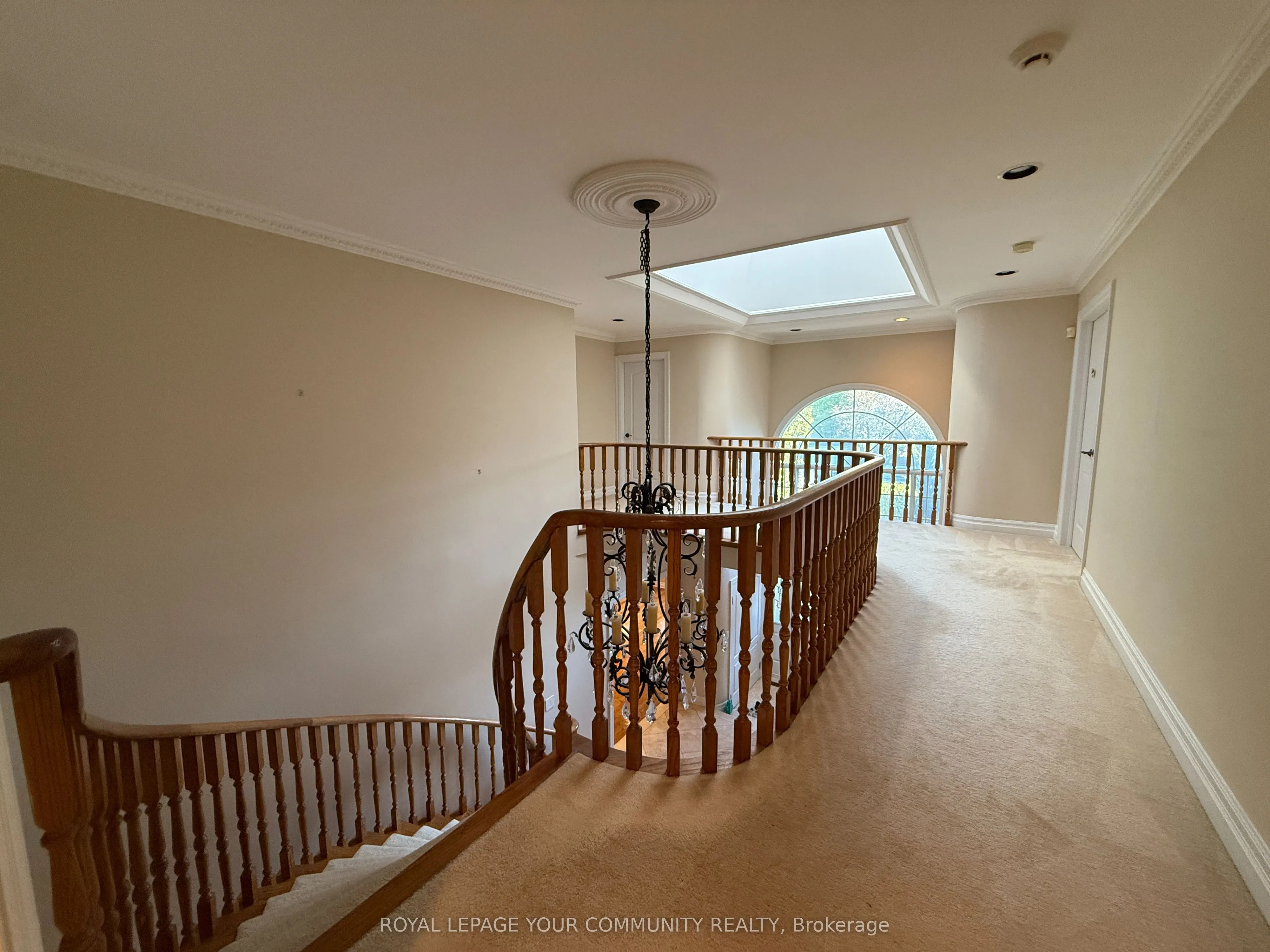 238 Horsham (MAIN FLOOR AND 2ND FLOOR) Avenue