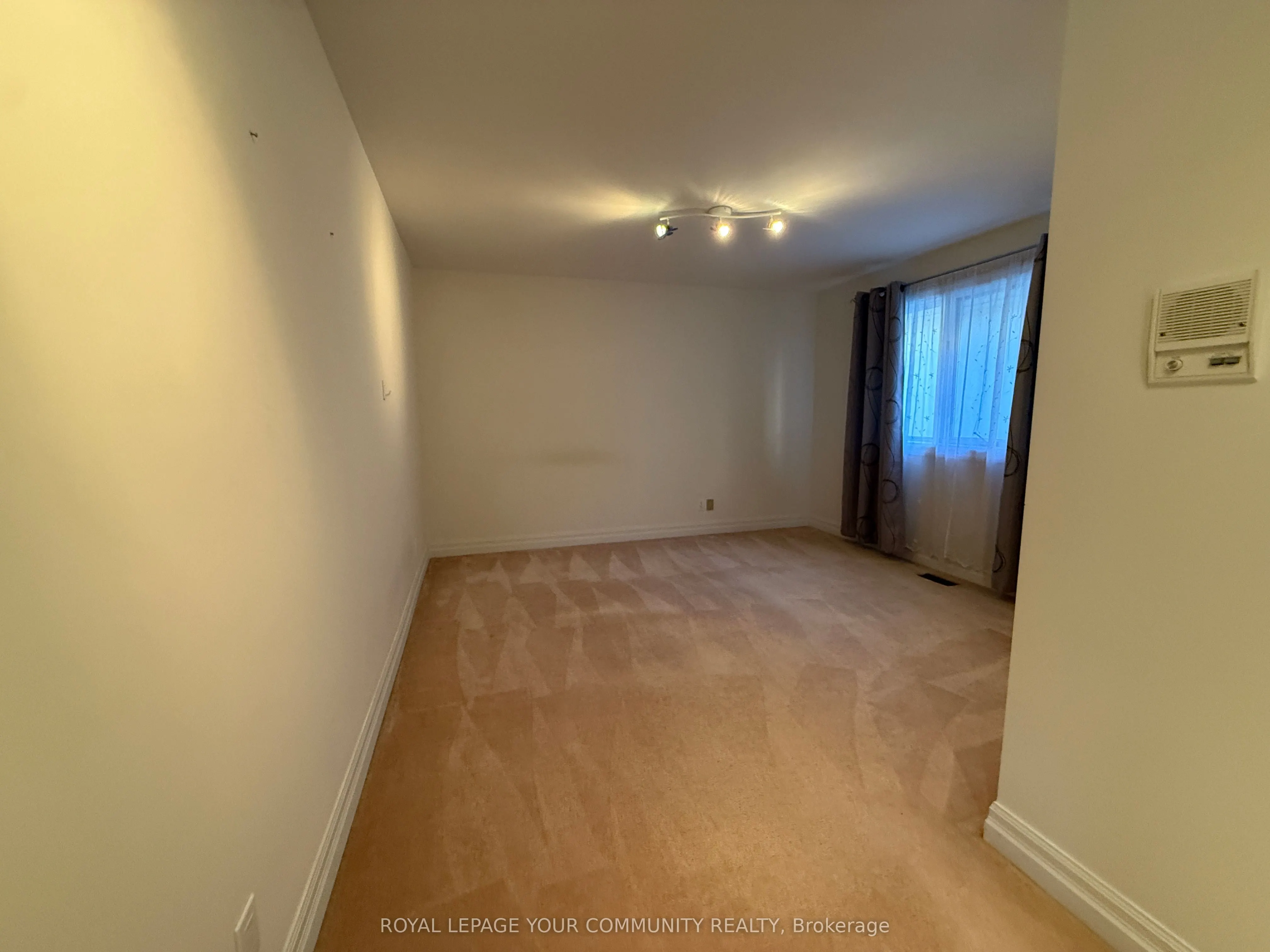 238 Horsham (MAIN FLOOR AND 2ND FLOOR) Avenue