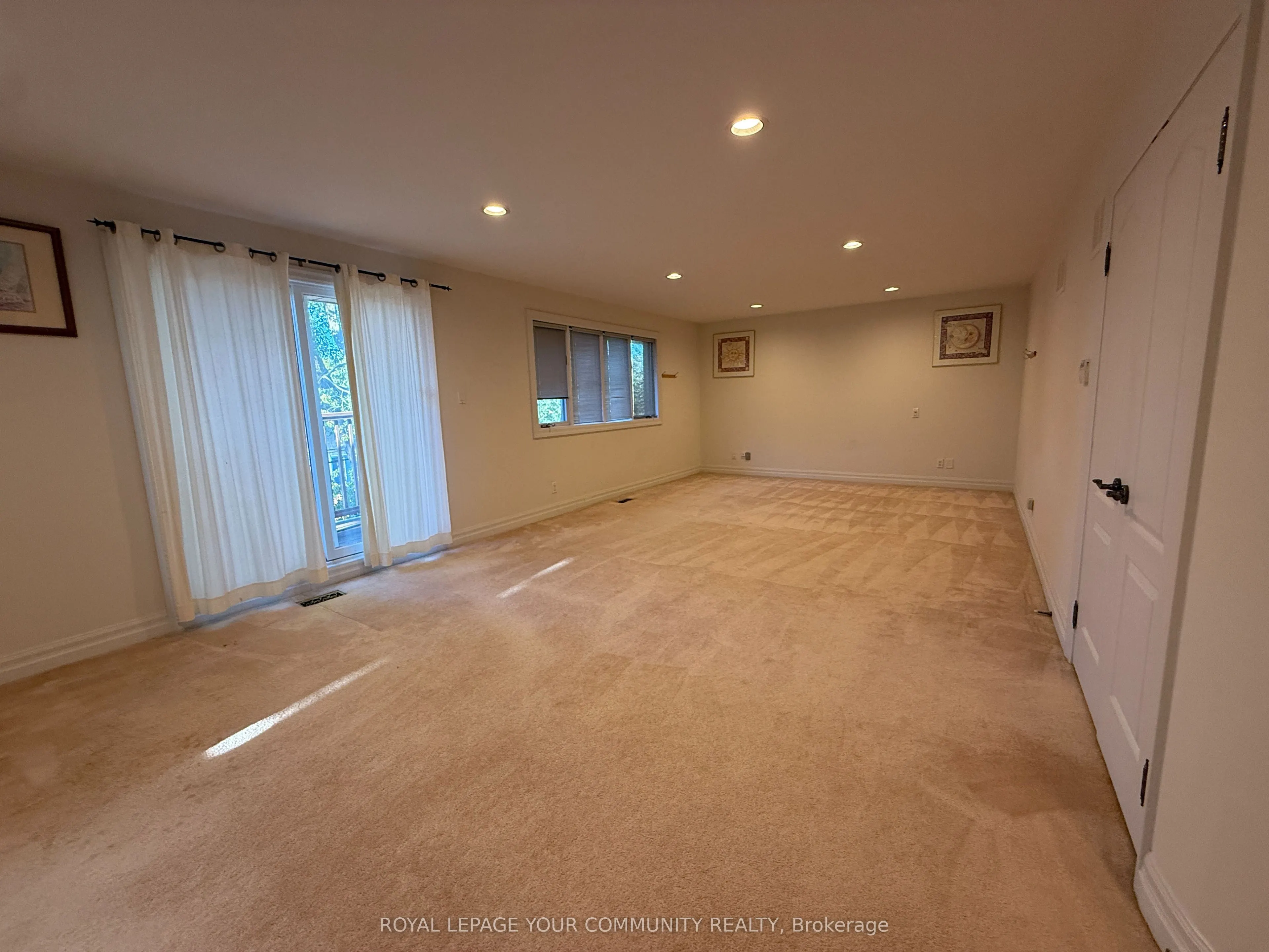 238 Horsham (MAIN FLOOR AND 2ND FLOOR) Avenue