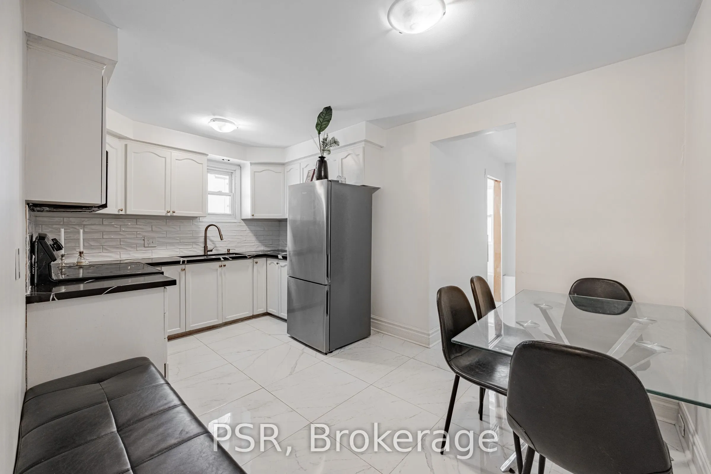 285 Robina Avenue