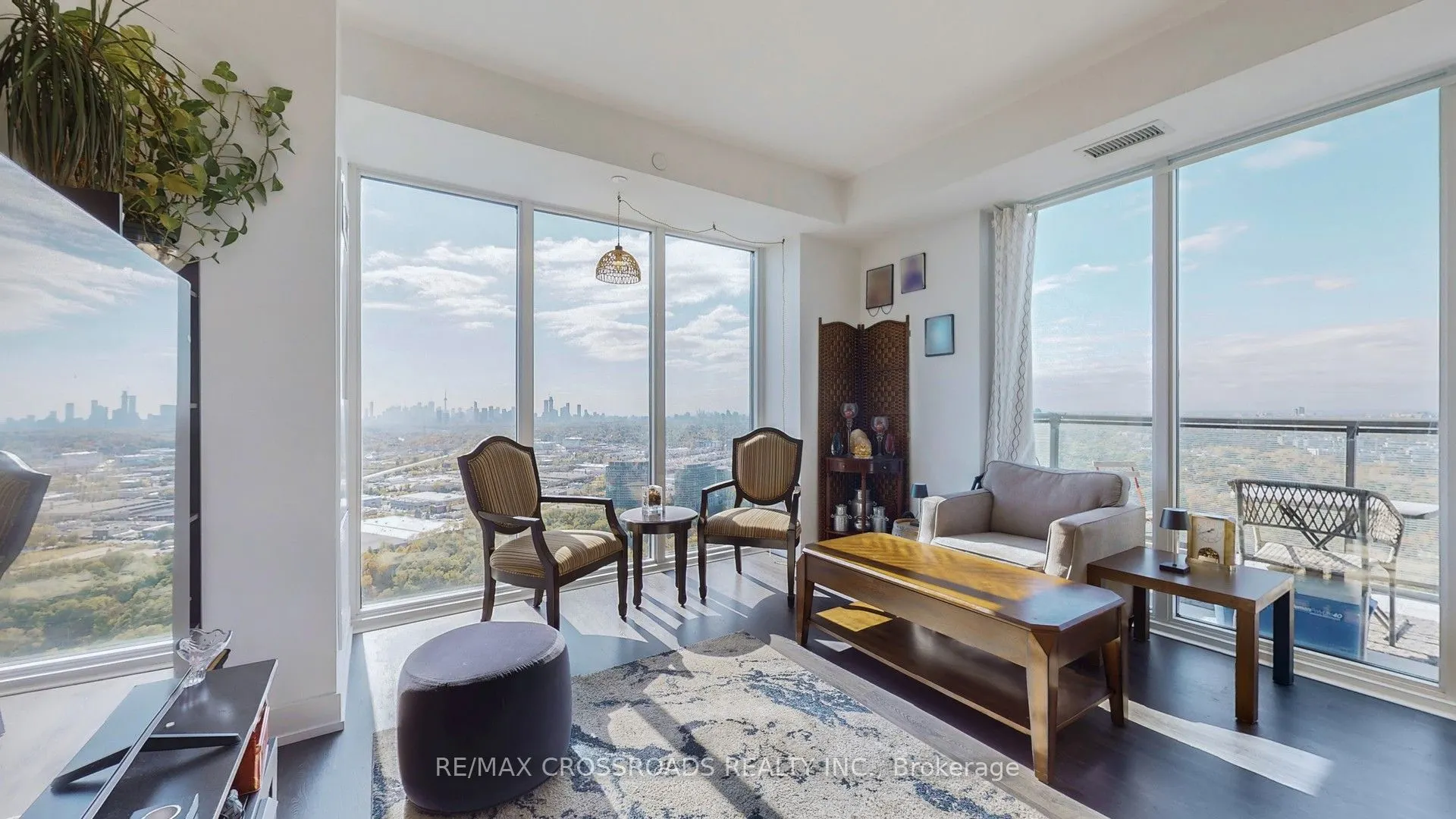 30 Inn on the park Drive, #4210