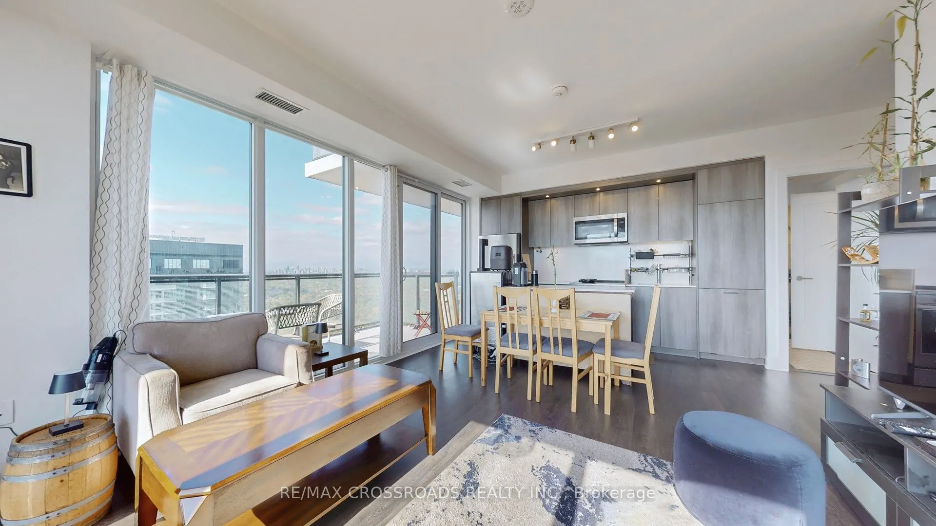 30 Inn on the park Drive, #4210