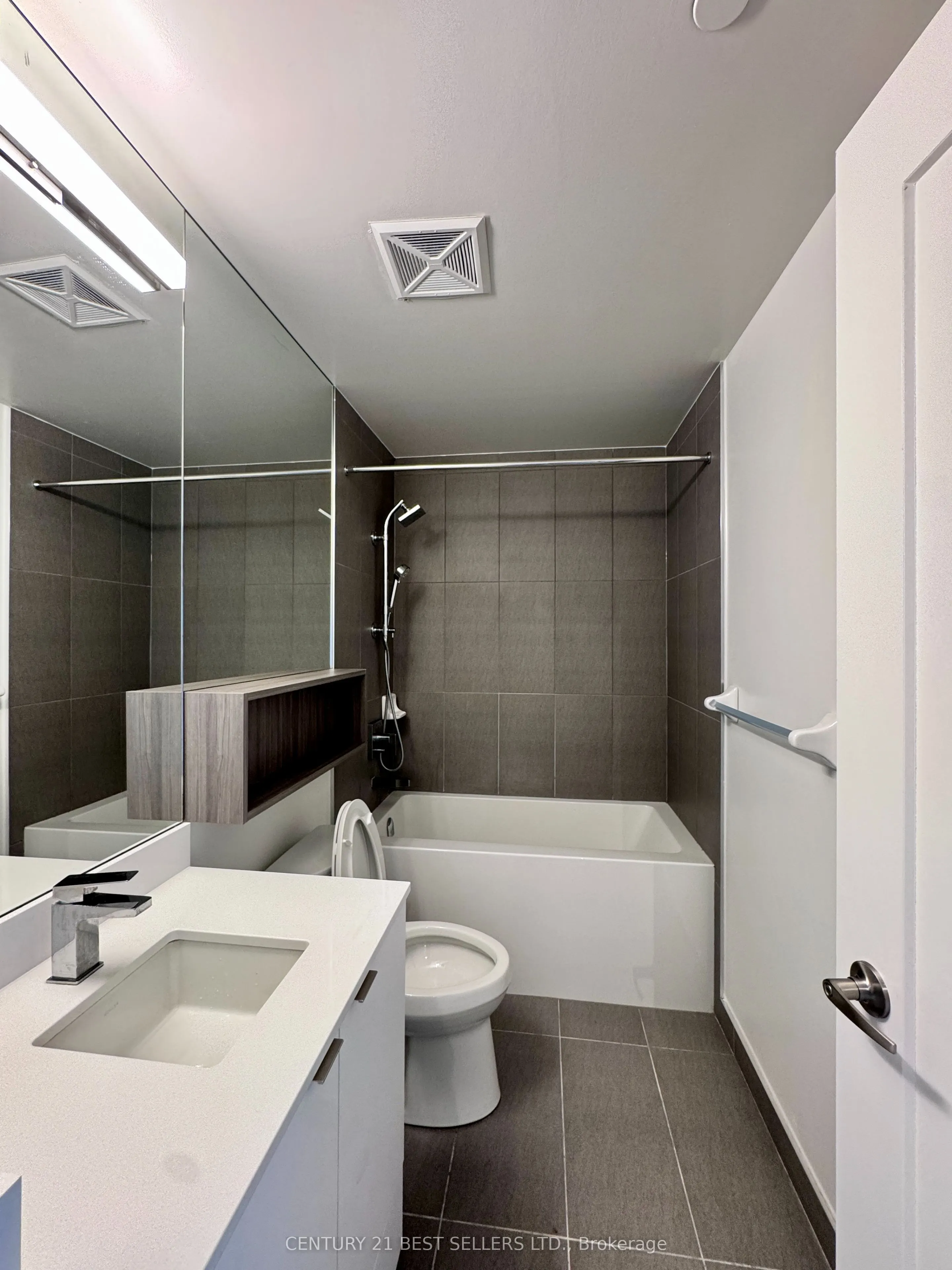 135 Lower Sherbourne Street, #1470