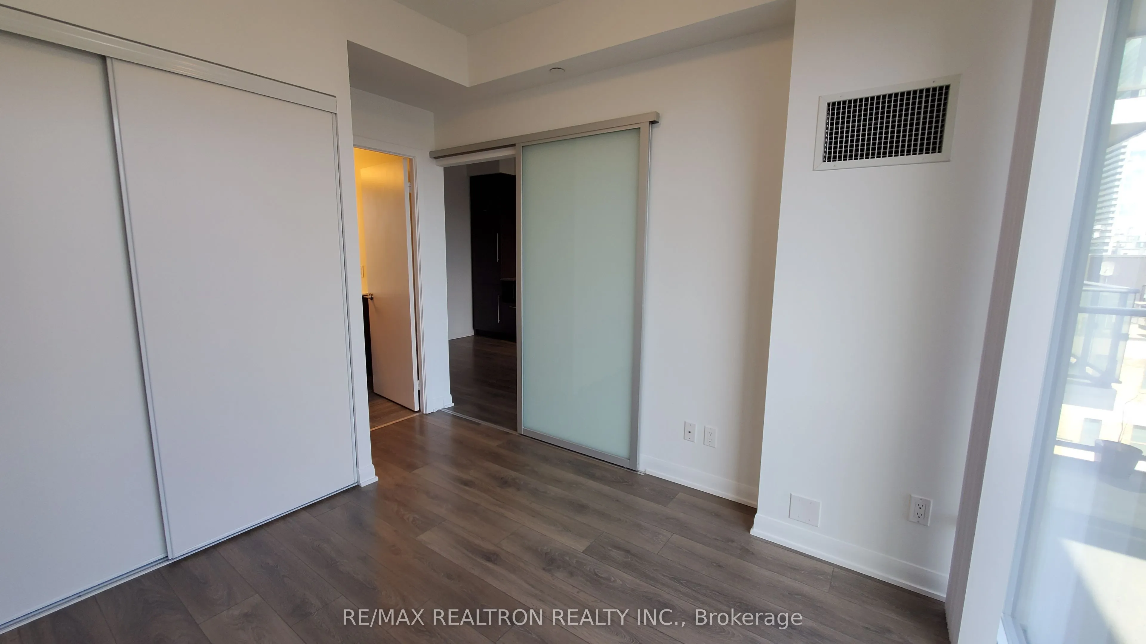 435 Richmond Street W, #1007