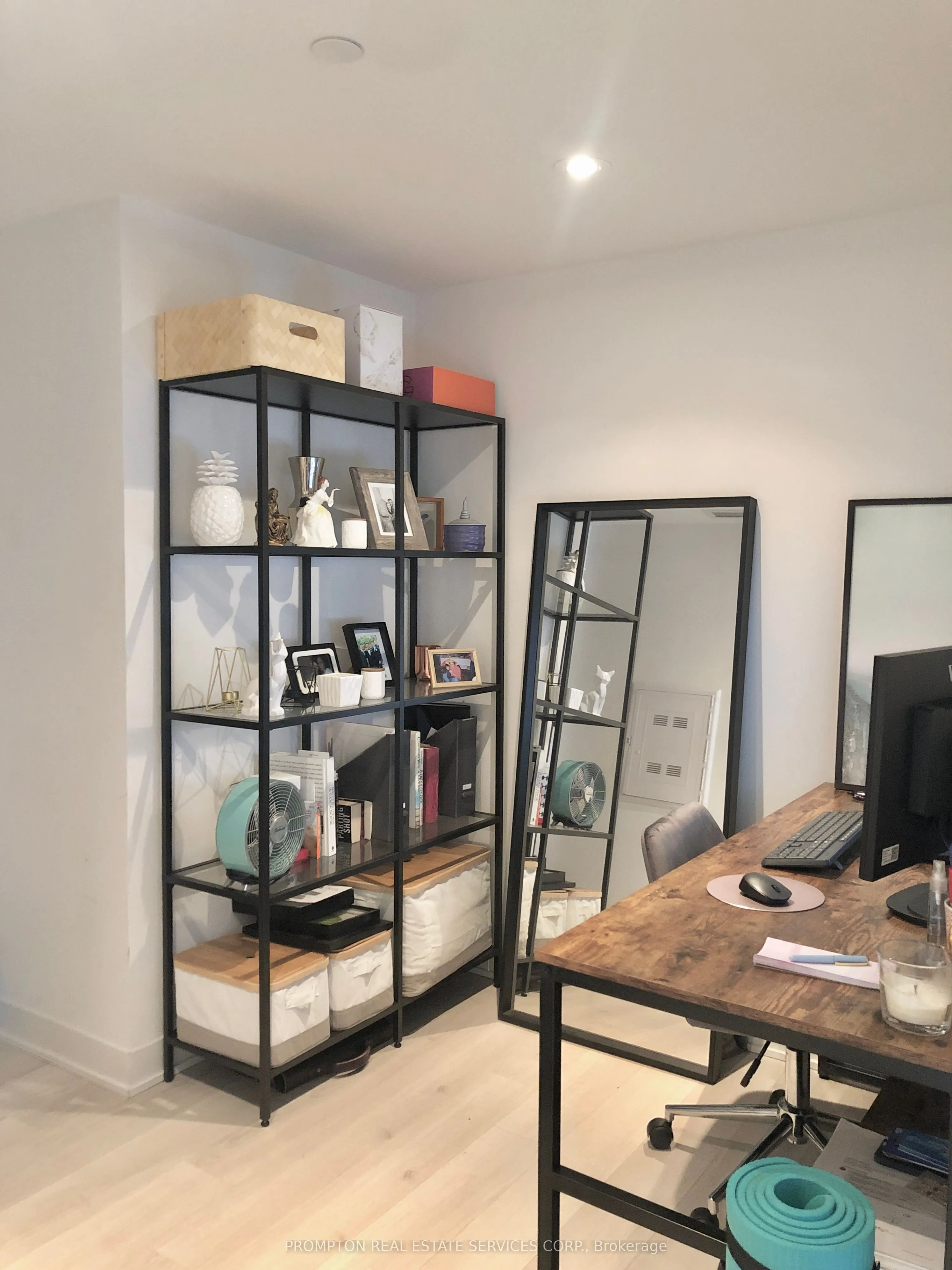 80 Queens Wharf Road, #812