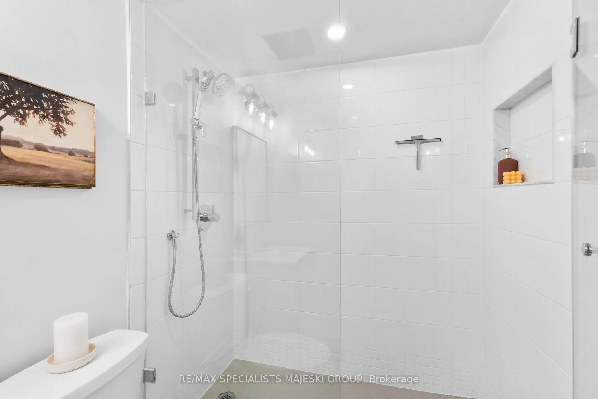 10 Yonge Street, #710
