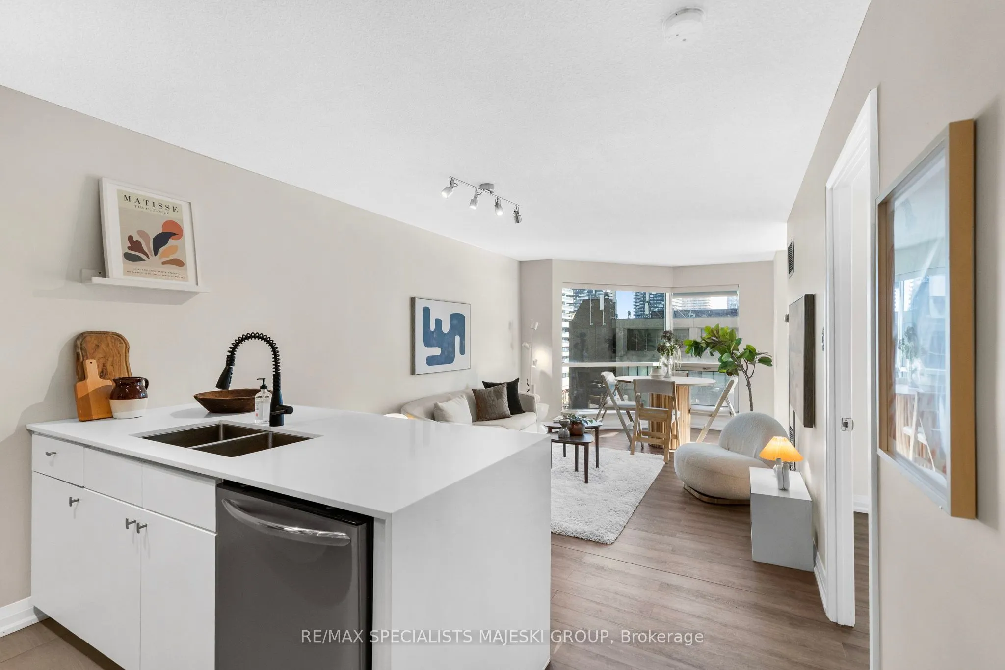 10 Yonge Street, #710