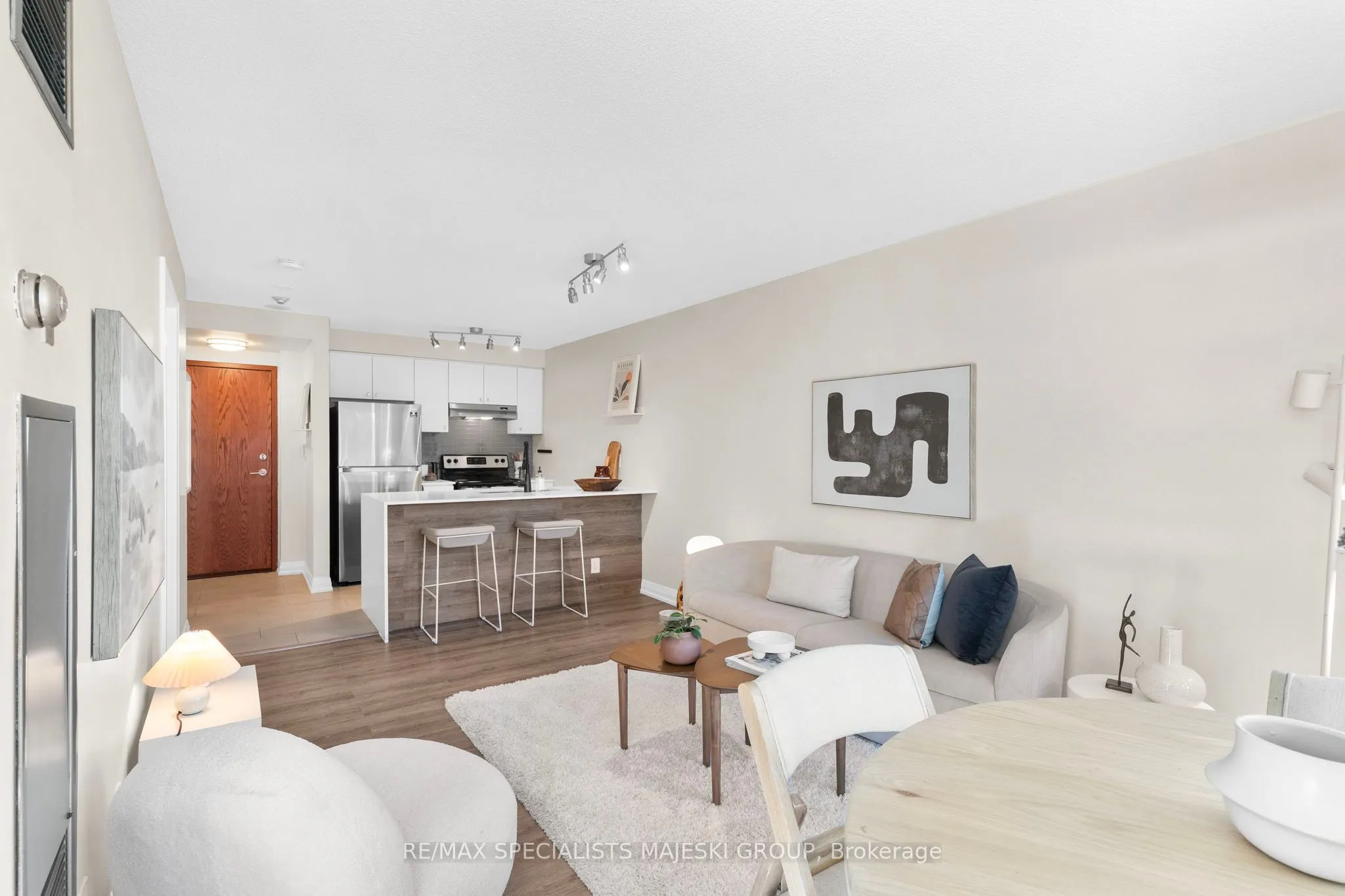 10 Yonge Street, #710
