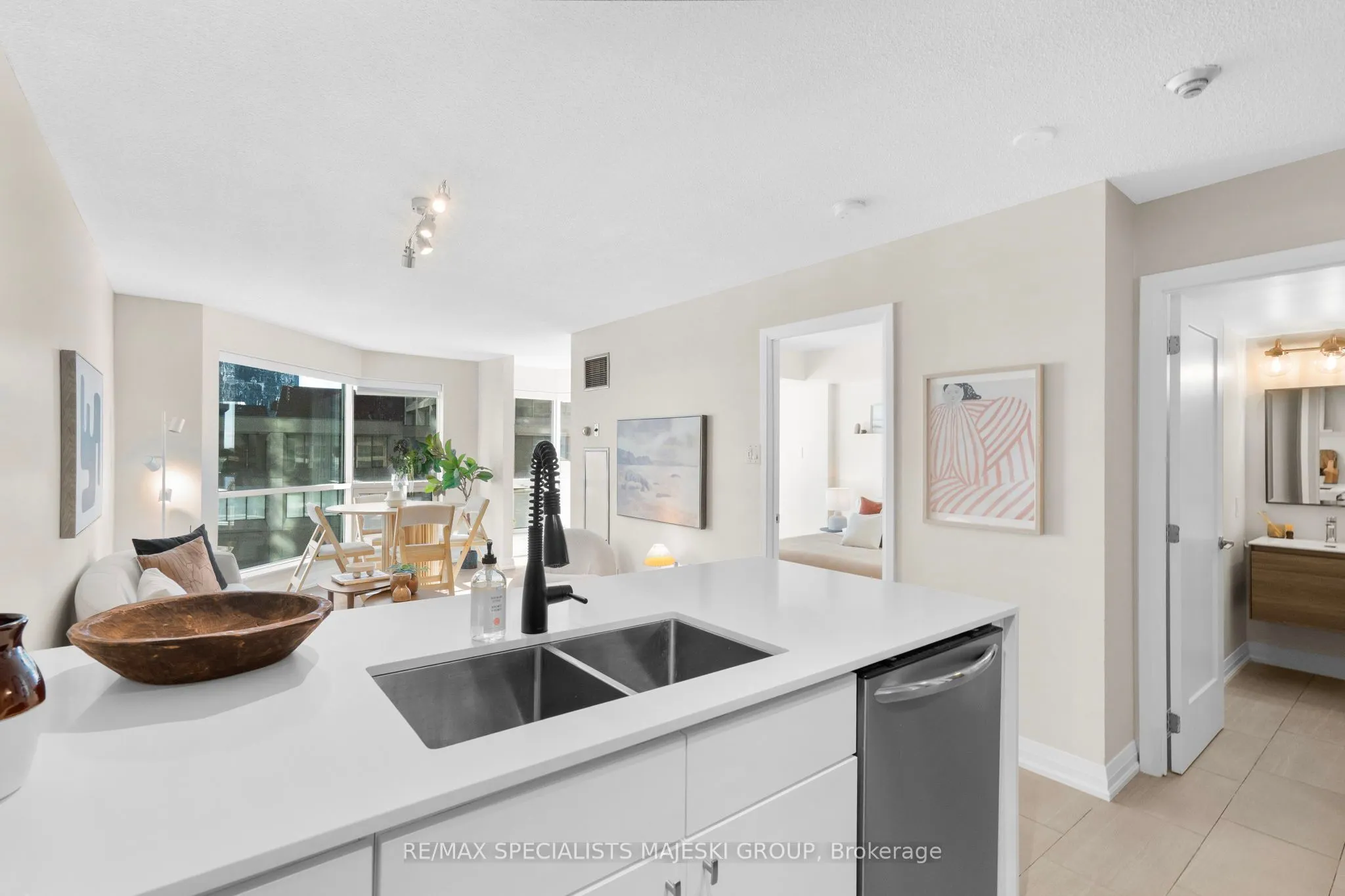 10 Yonge Street, #710