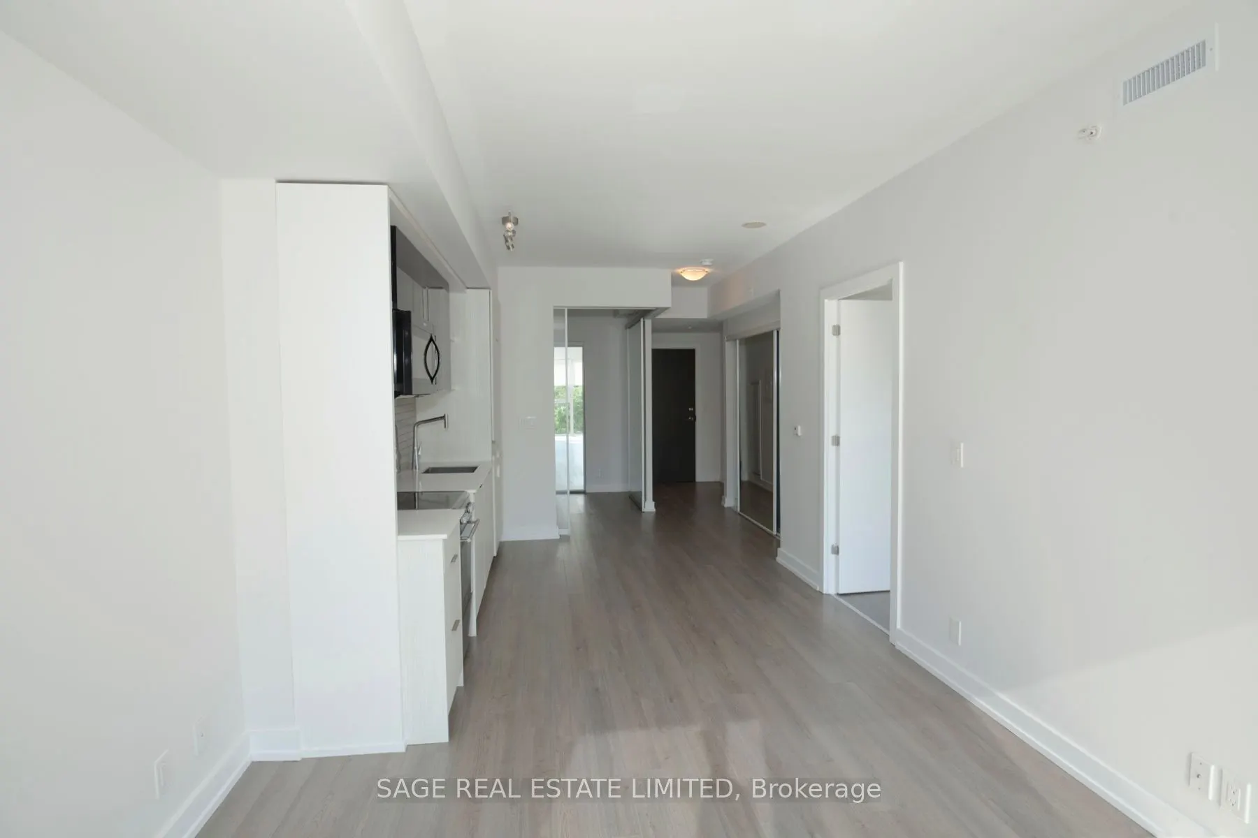 6 Parkwood Avenue, #407