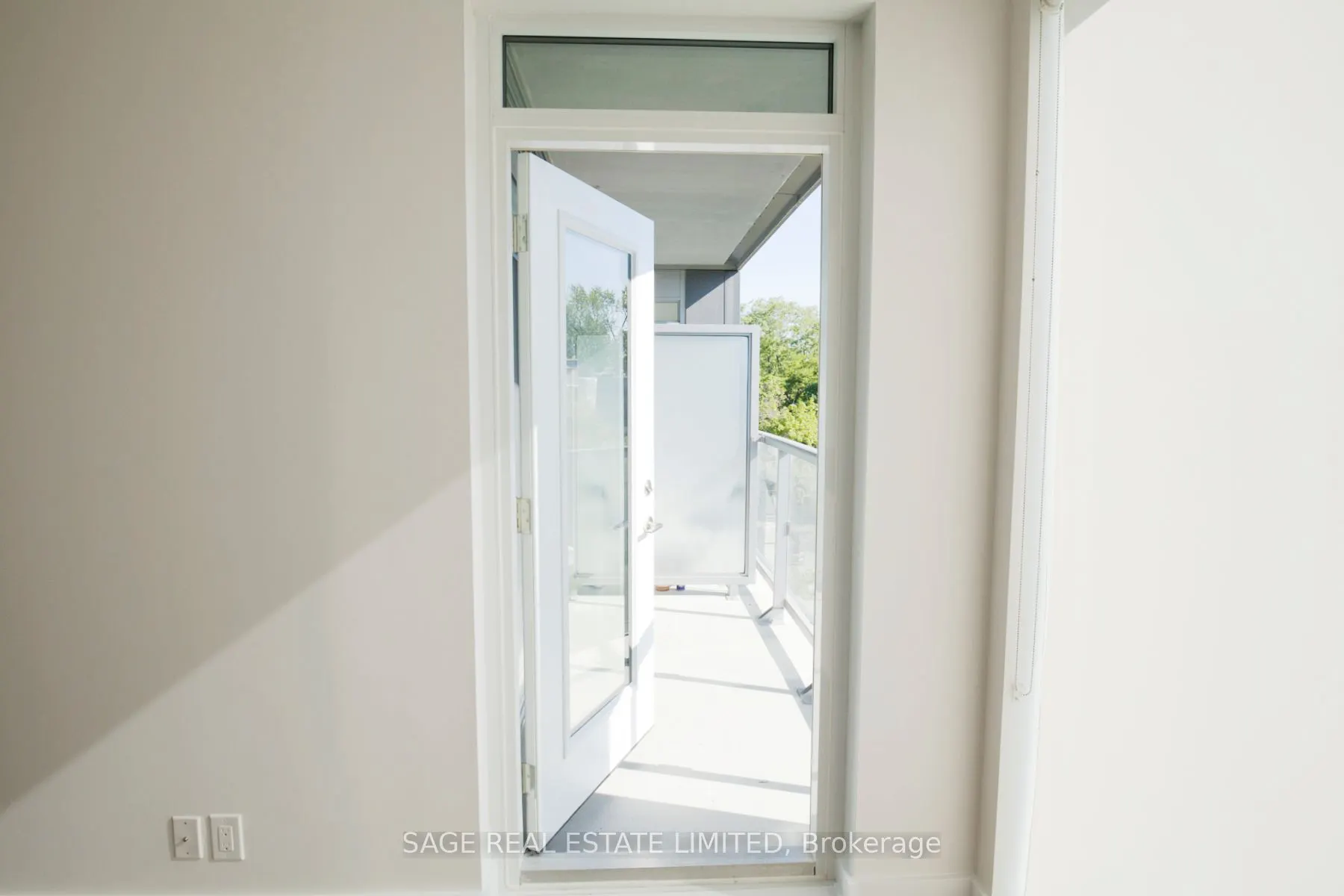 6 Parkwood Avenue, #407