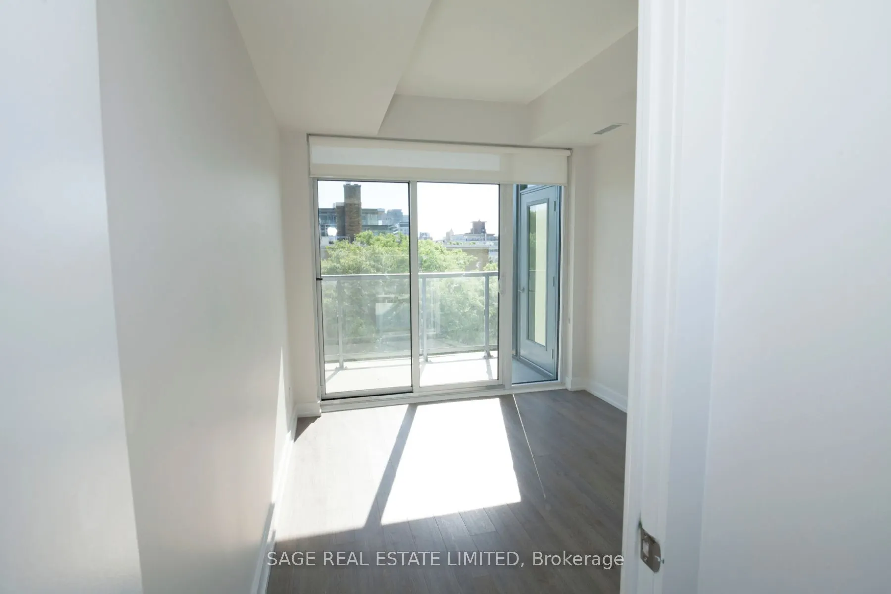 6 Parkwood Avenue, #407