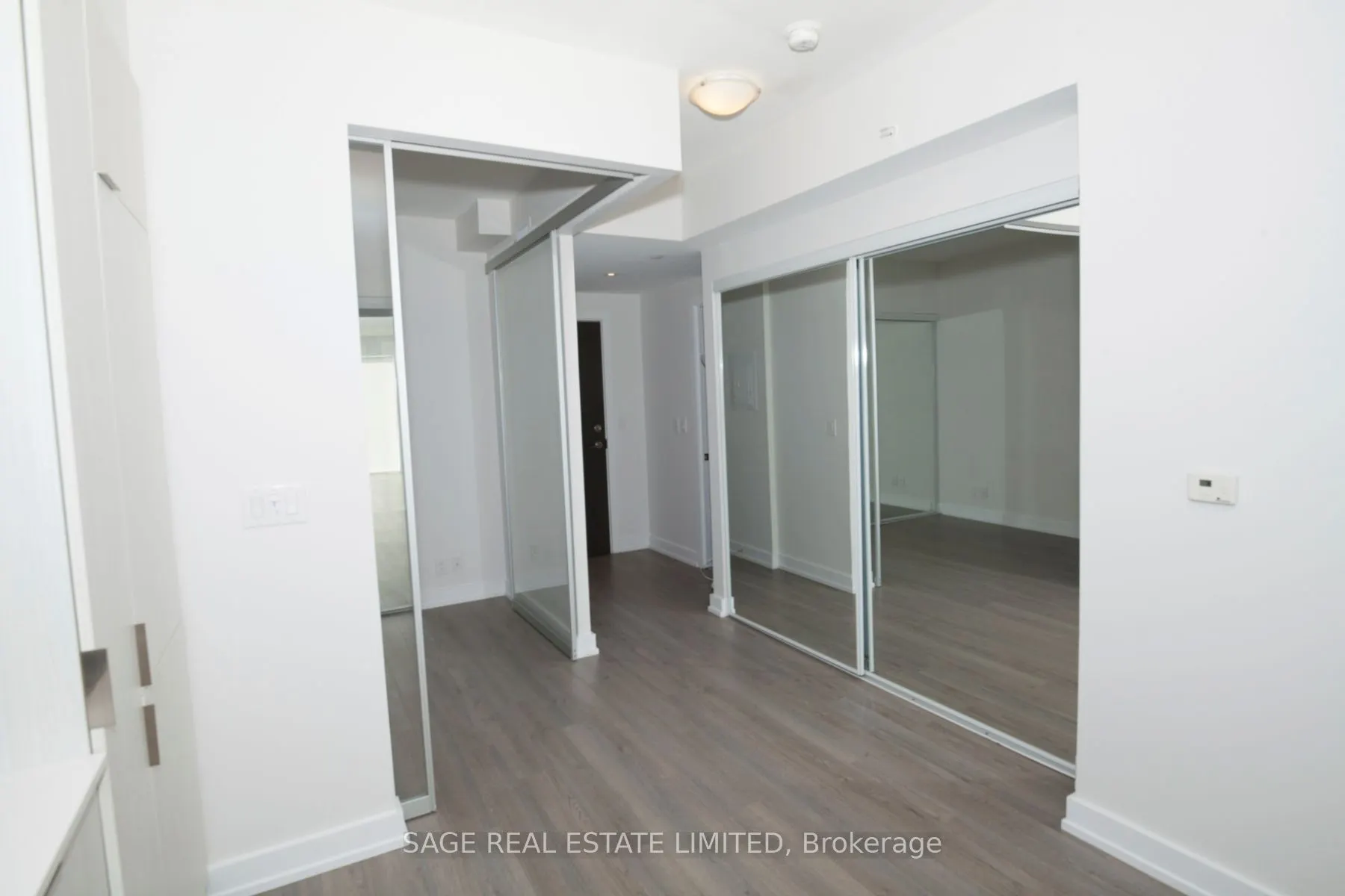 6 Parkwood Avenue, #407