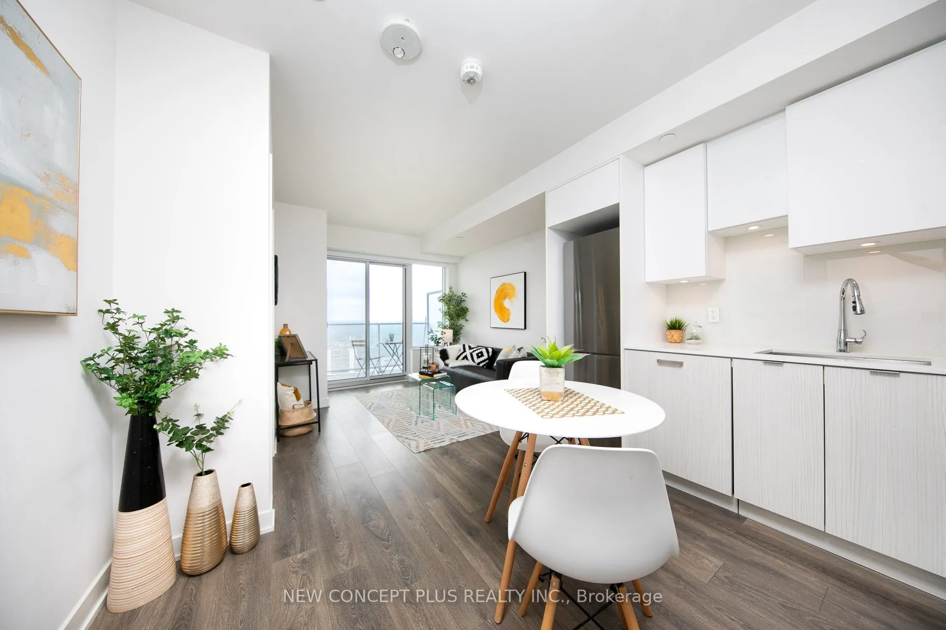 99 Broadway Avenue, #3302