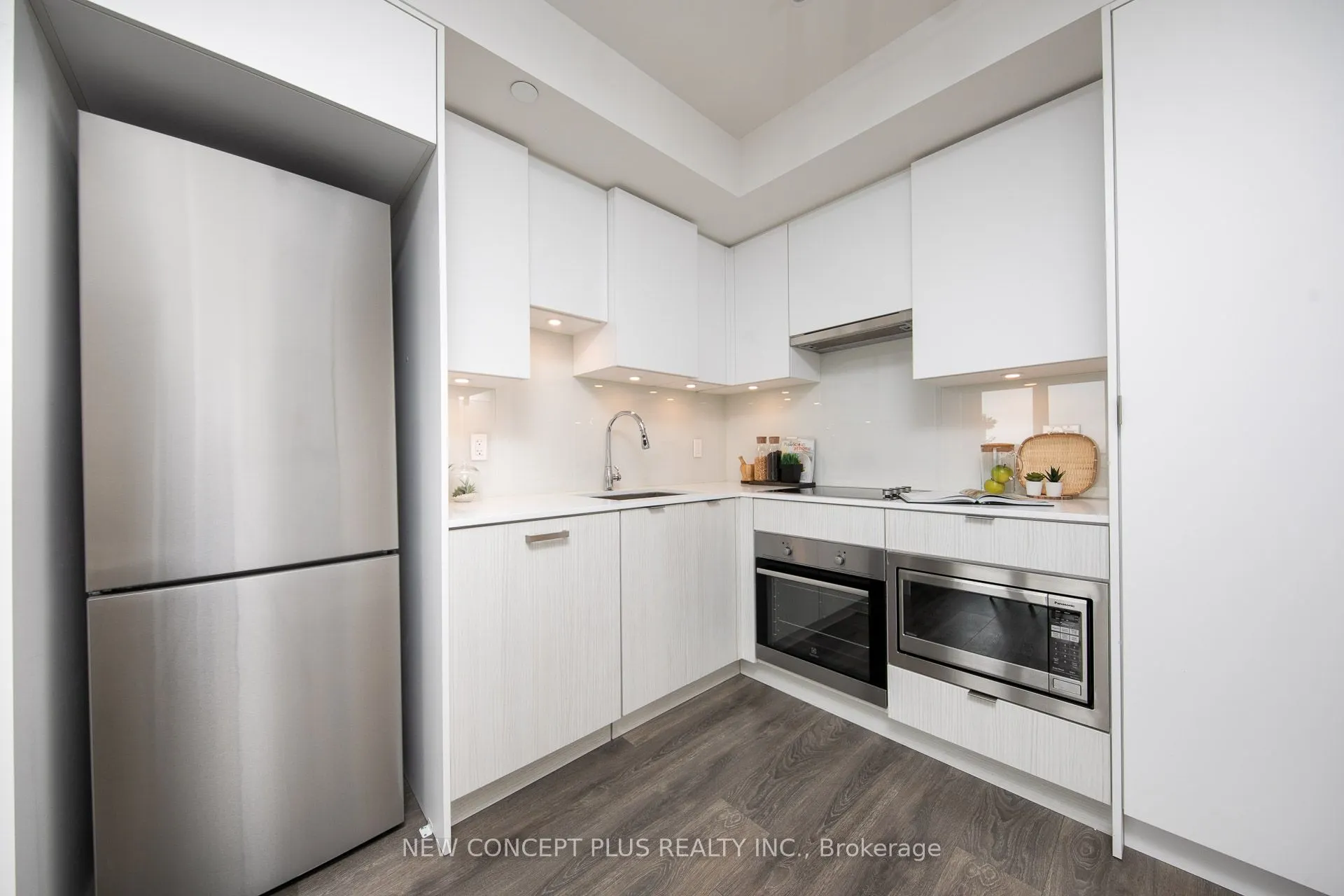 99 Broadway Avenue, #3302