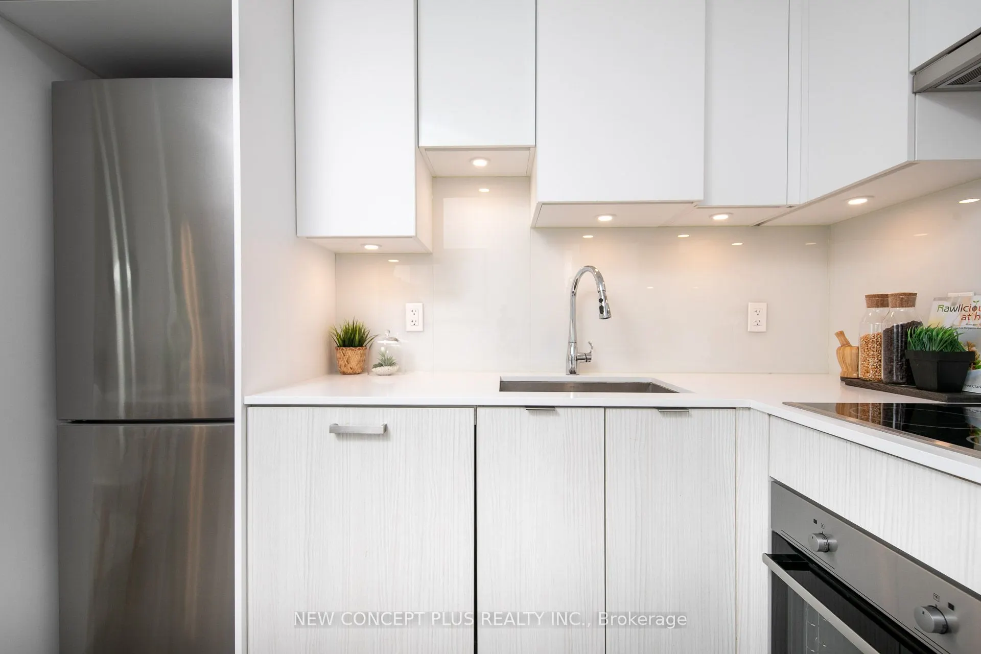 99 Broadway Avenue, #3302