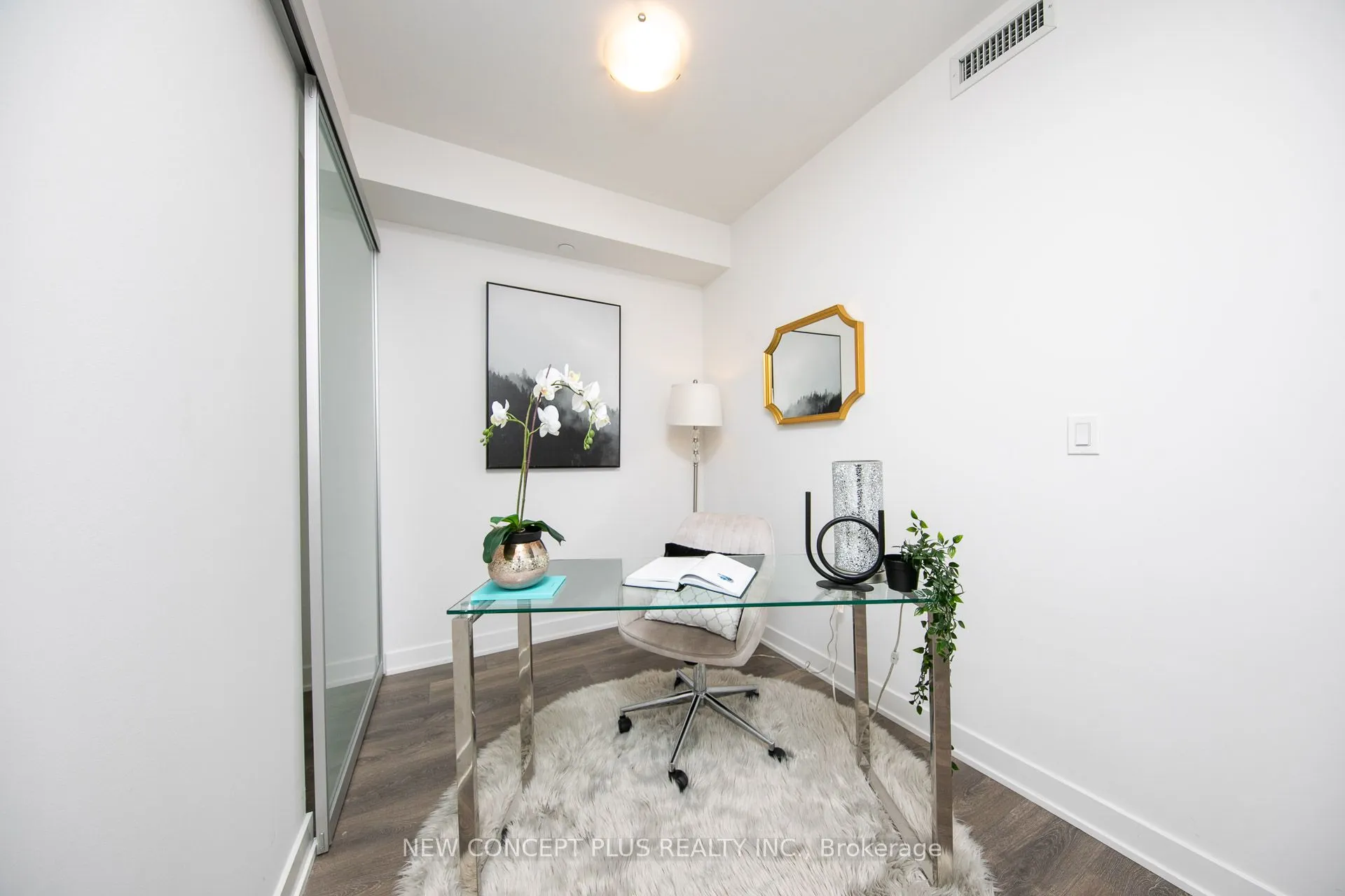 99 Broadway Avenue, #3302