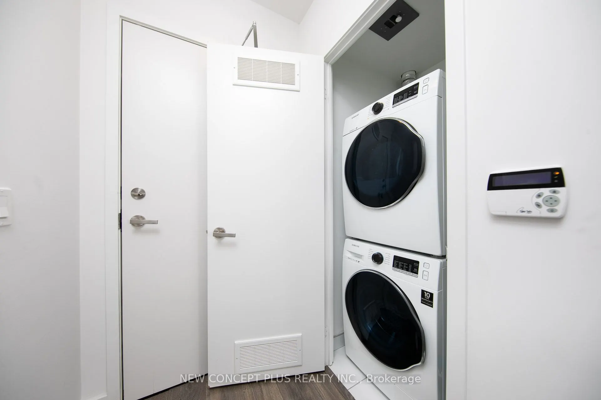99 Broadway Avenue, #3302