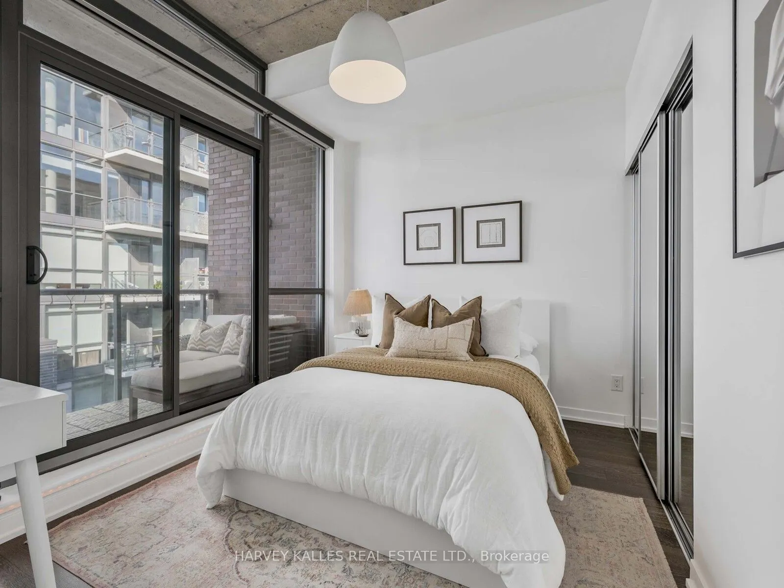 8 Gladstone Avenue