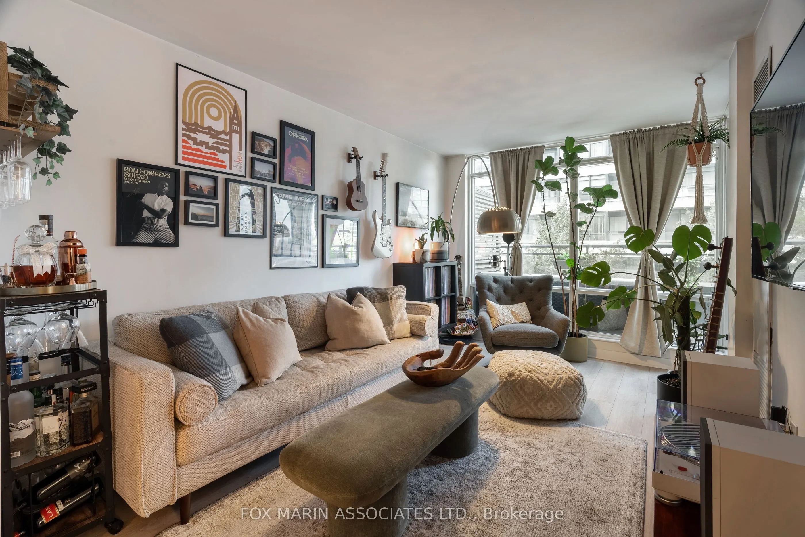 25 Telegram Mews, #211