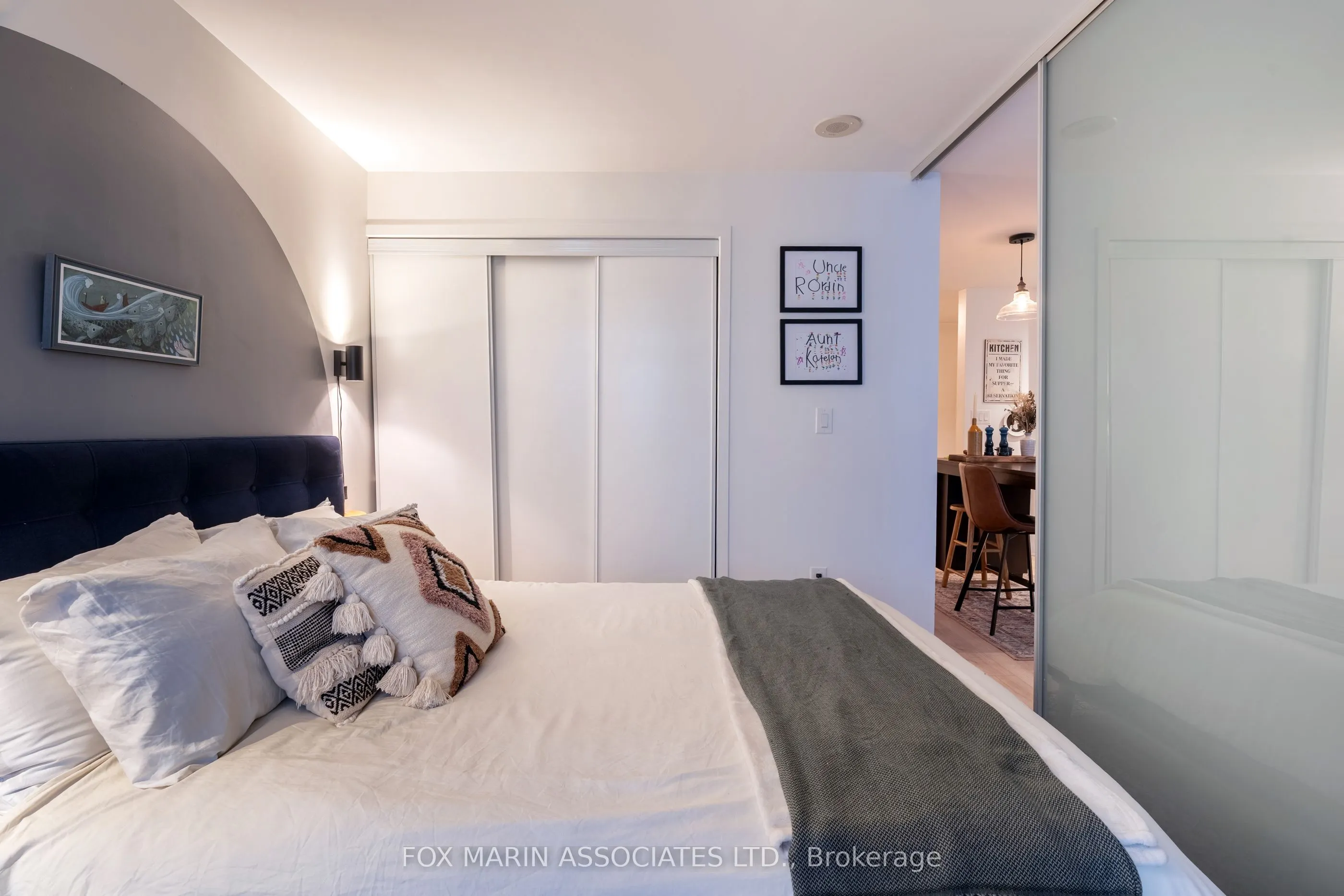 25 Telegram Mews, #211