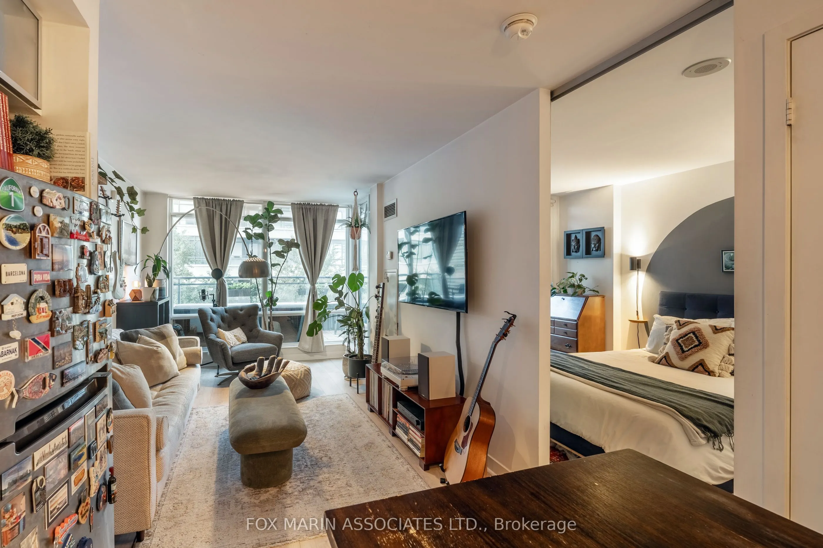 25 Telegram Mews, #211