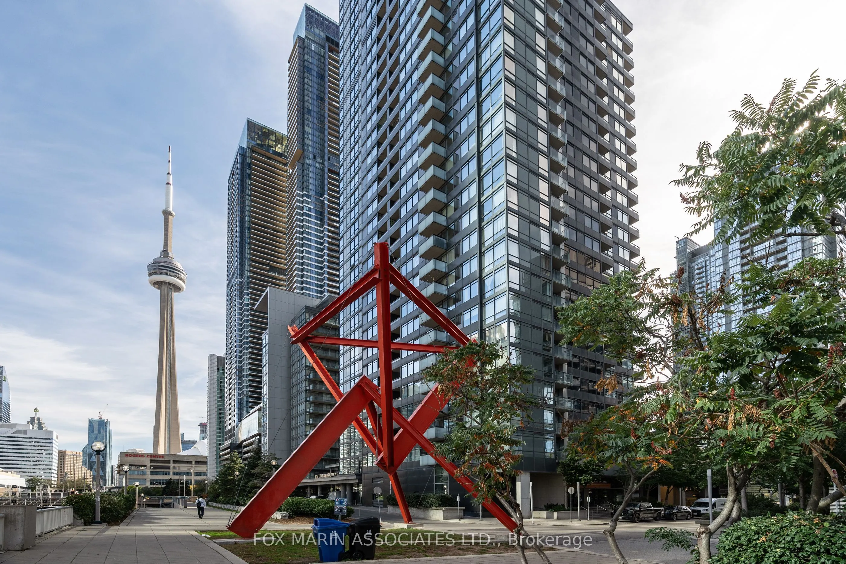 25 Telegram Mews, #211