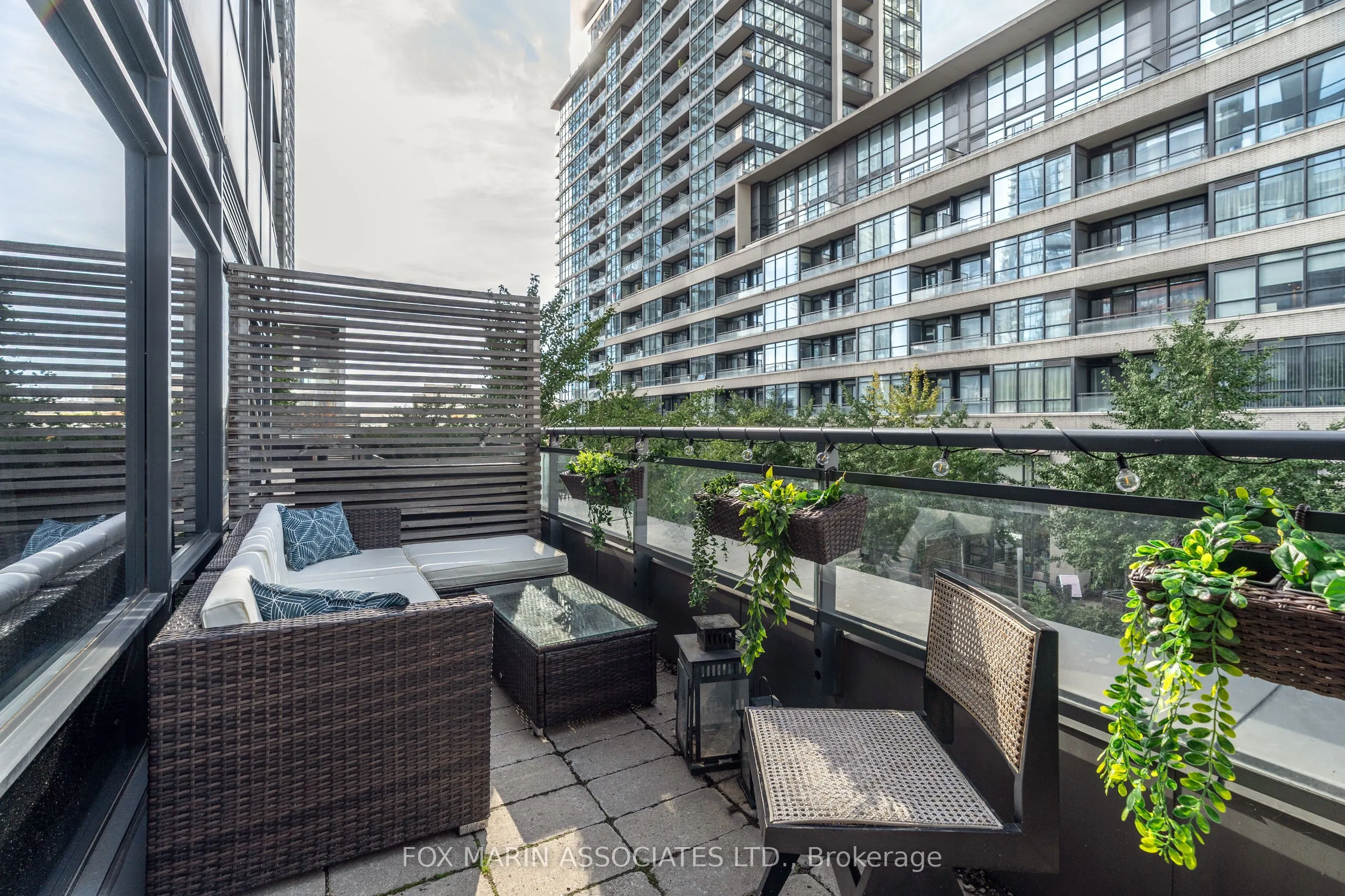 25 Telegram Mews, #211