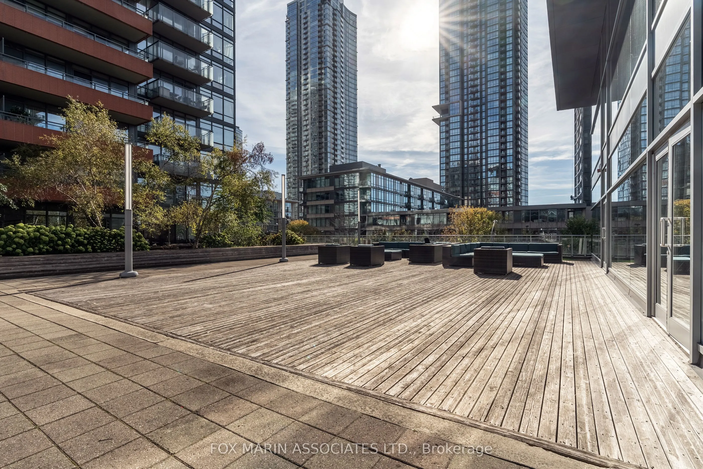 25 Telegram Mews, #211