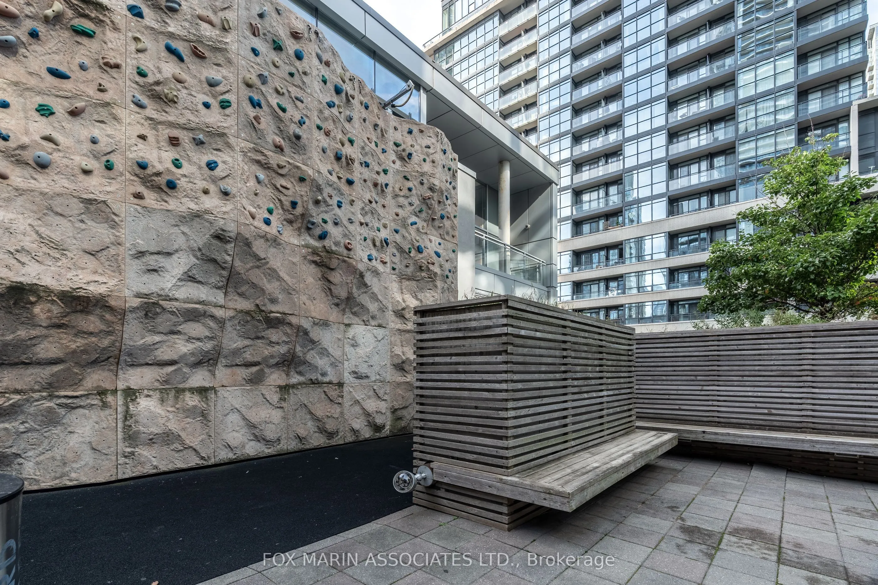 25 Telegram Mews, #211
