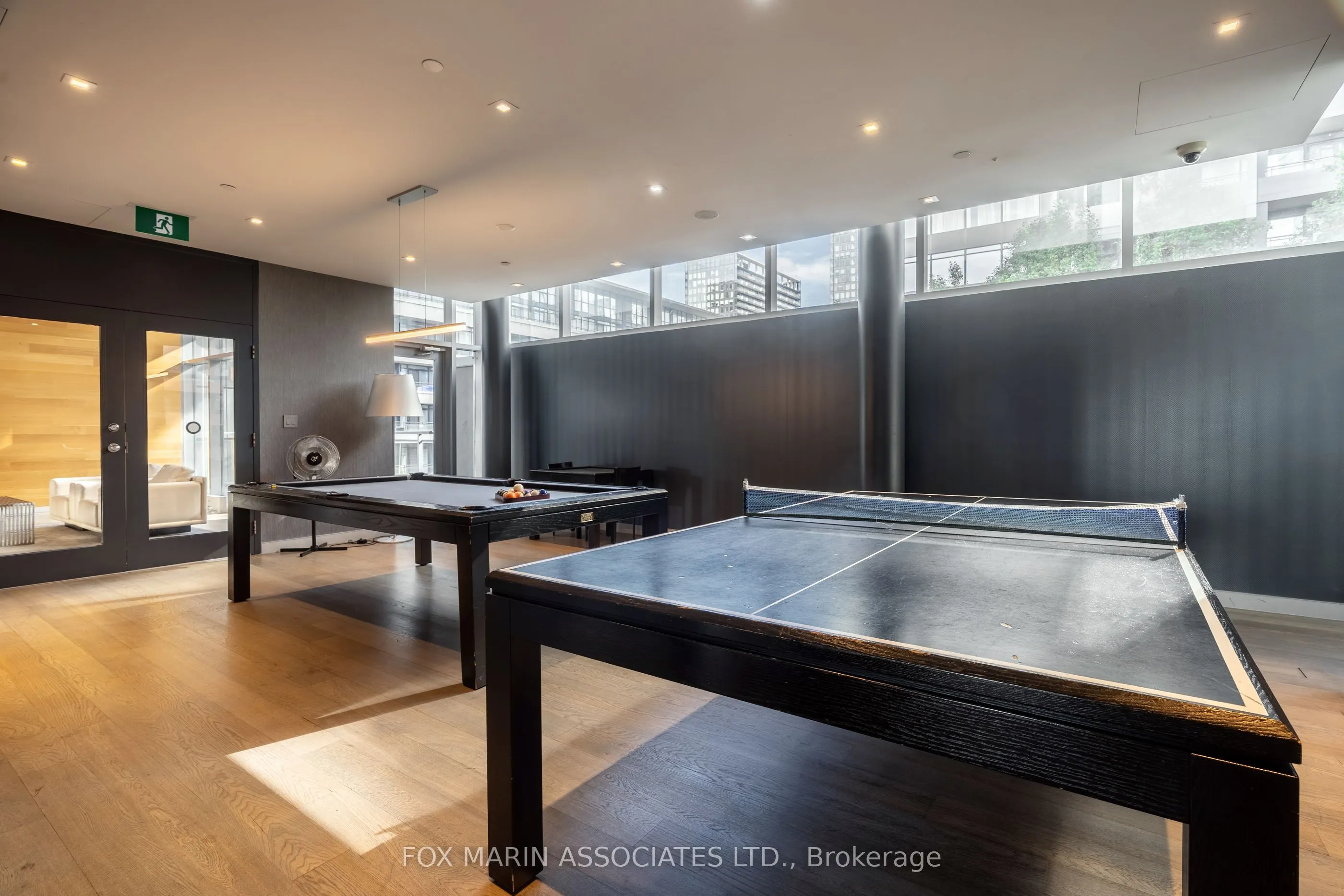 25 Telegram Mews, #211
