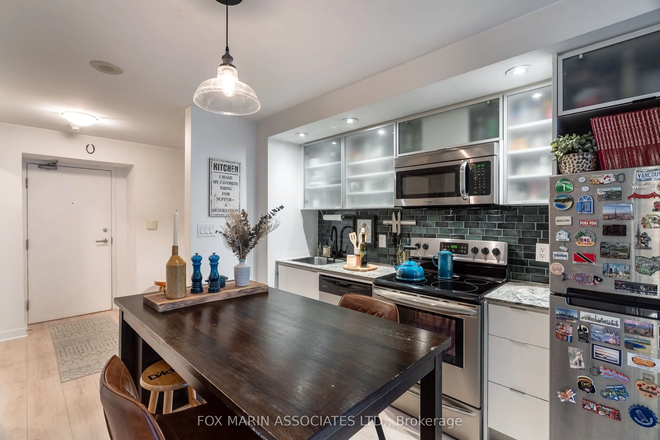 25 Telegram Mews, #211