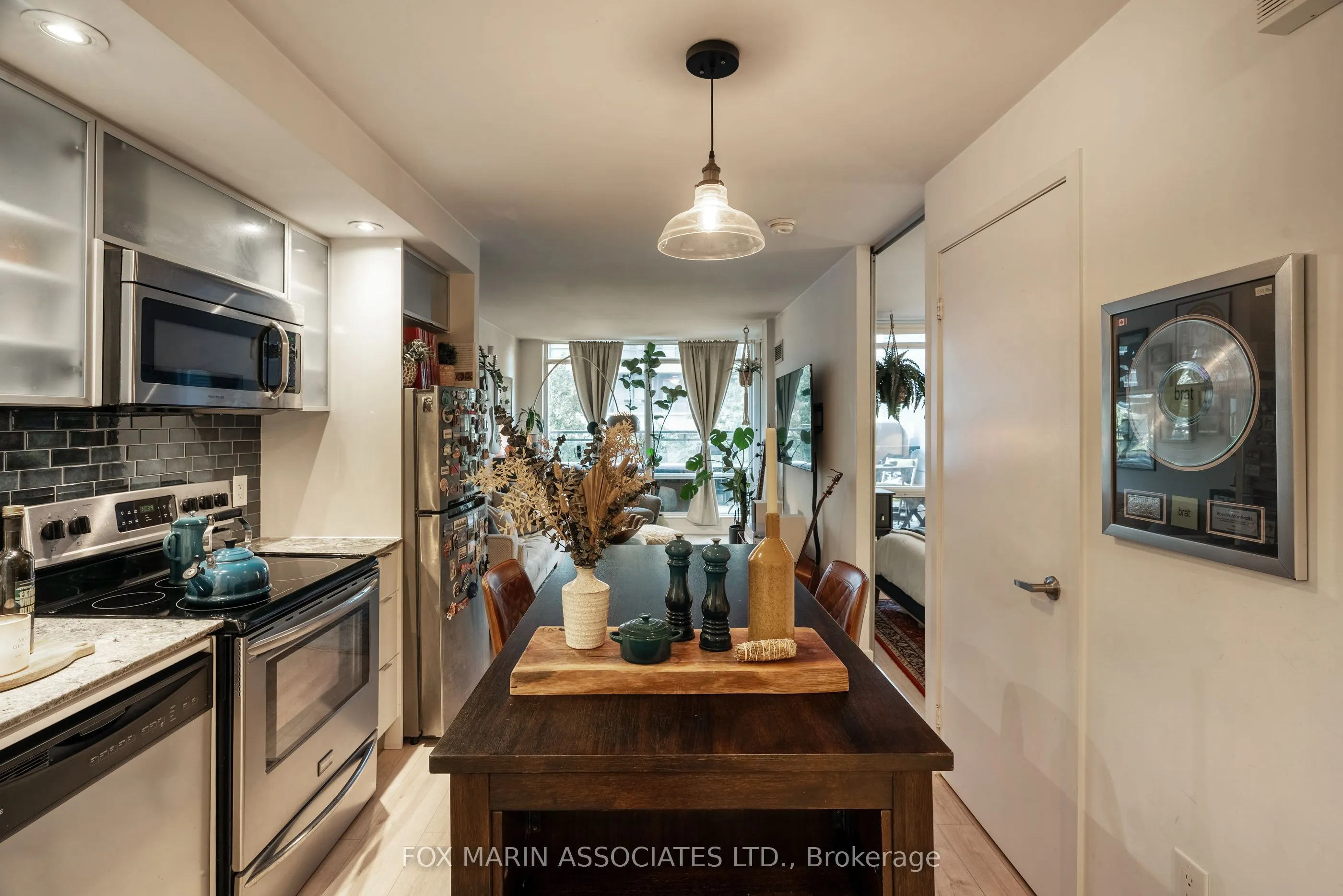 25 Telegram Mews, #211