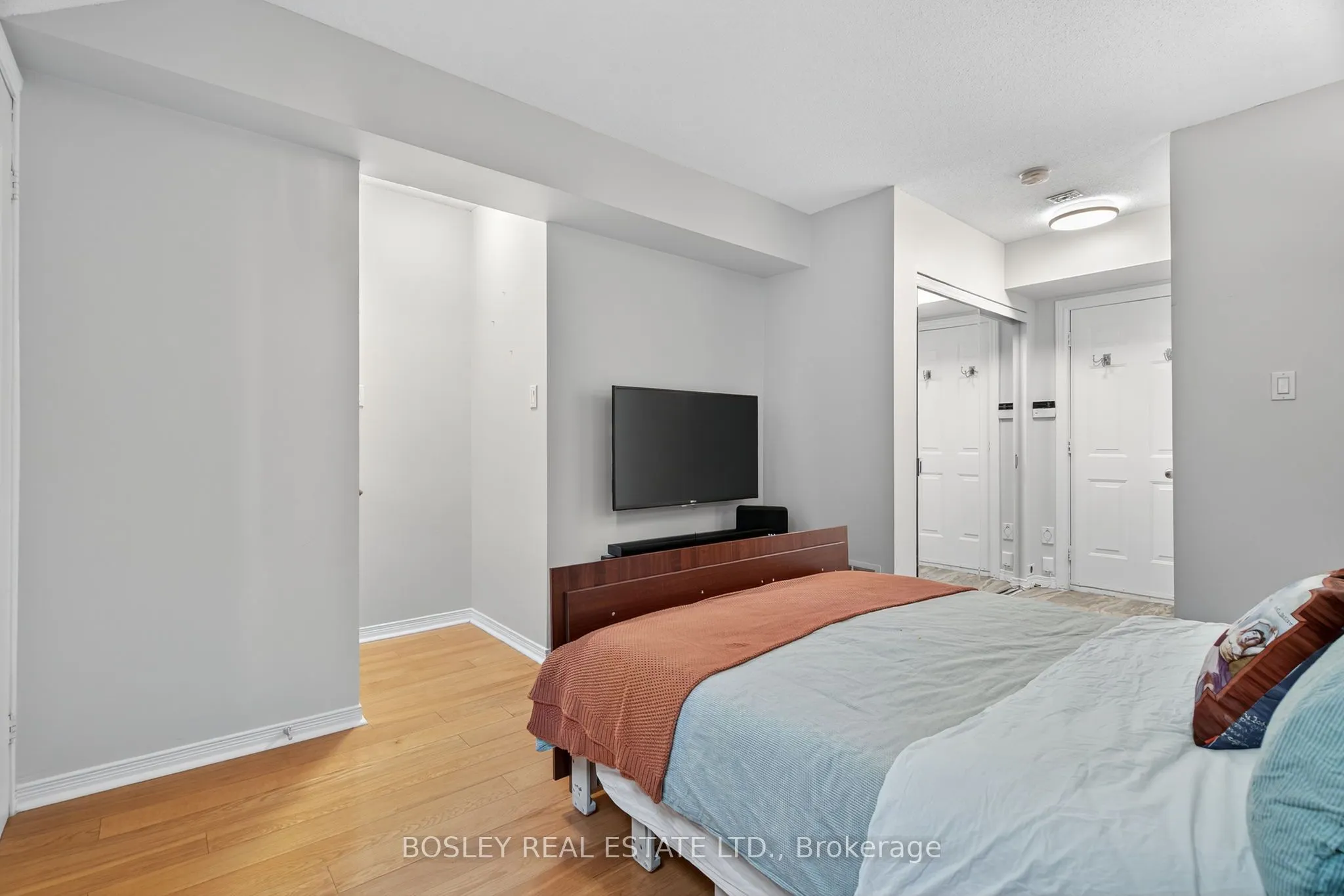 12 Sudbury Street, #2212