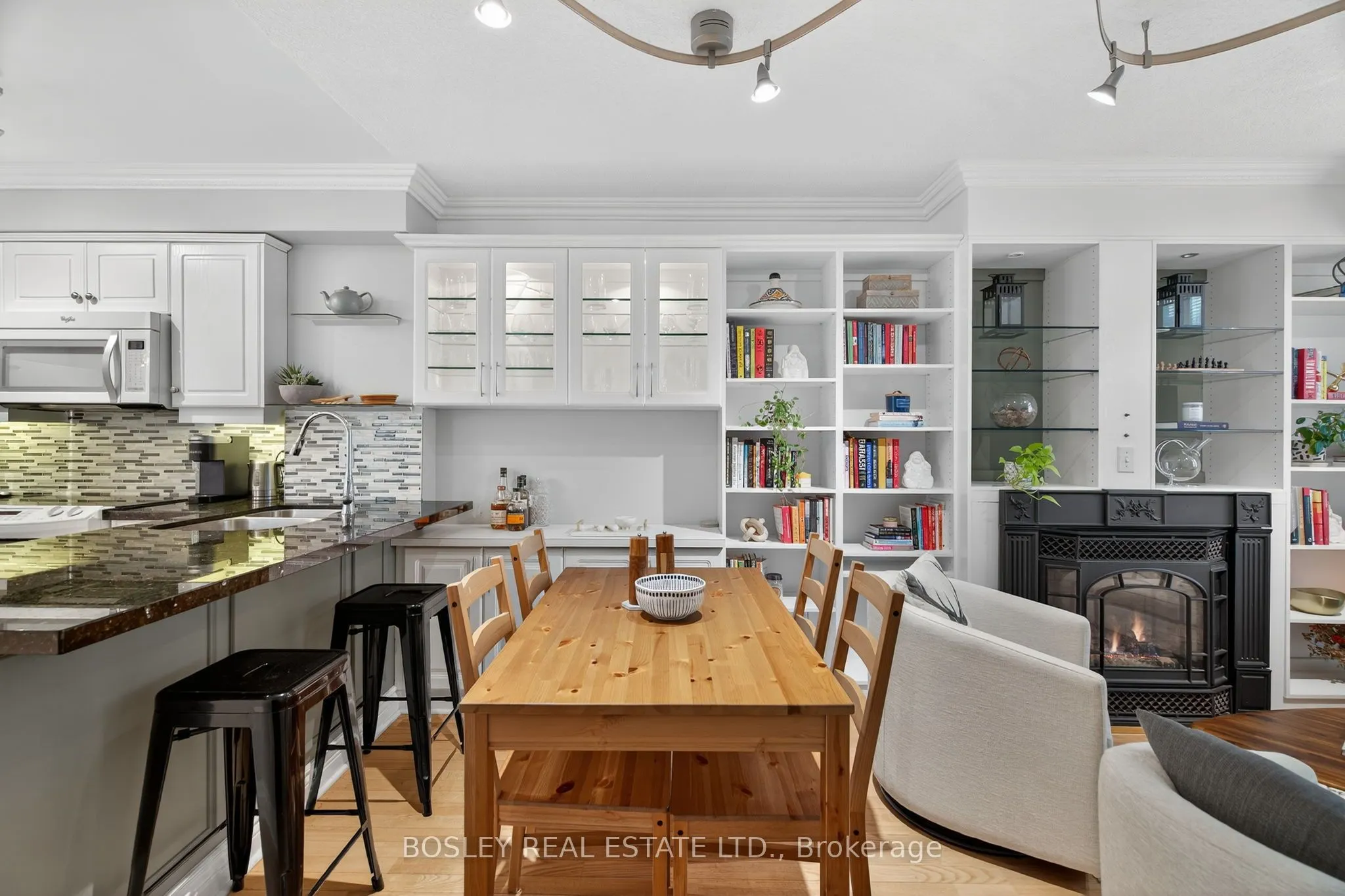 12 Sudbury Street, #2212