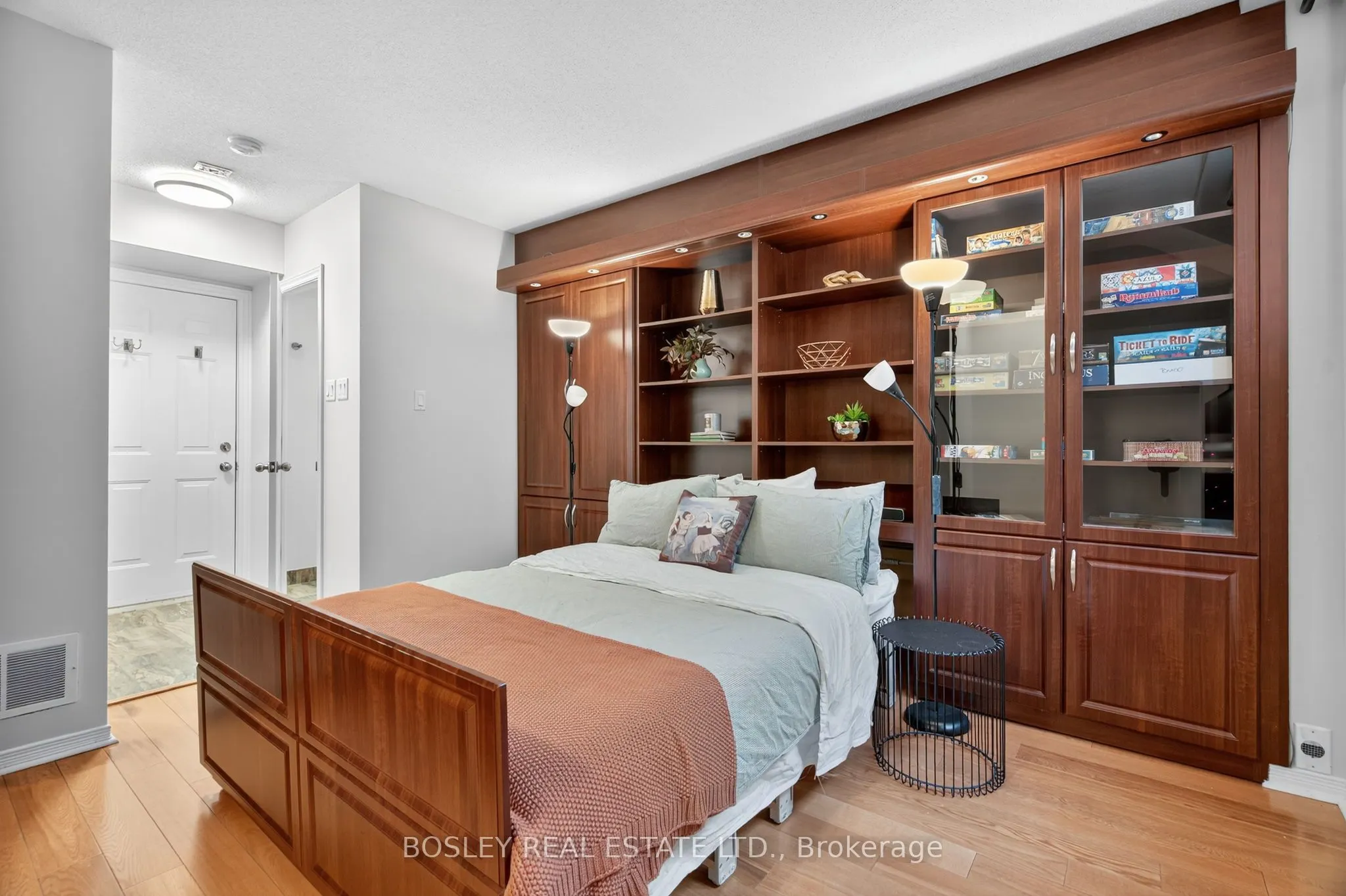 12 Sudbury Street, #2212